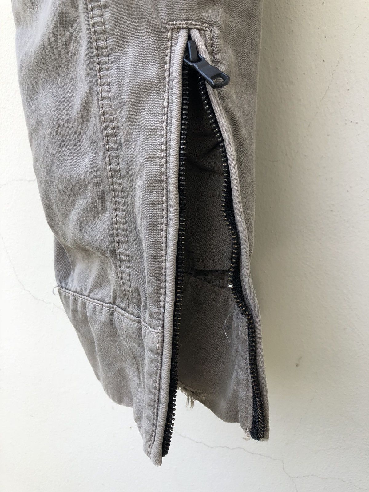 RIPVANWINKLE RipVanWinkle Japan Thick Parachute Bondage Cargo Pant Size US 31 - 15 Thumbnail