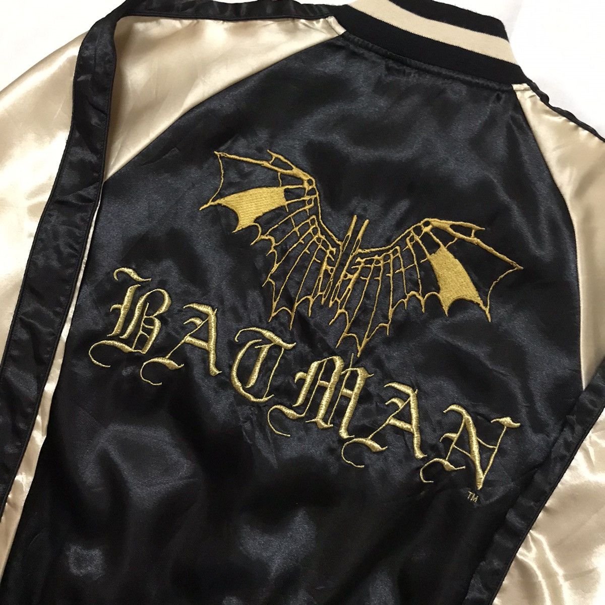 DC Comics Batman Embroidered Logo Souvenir Jacket Size US S / EU 44-46 / 1 - 4 Thumbnail