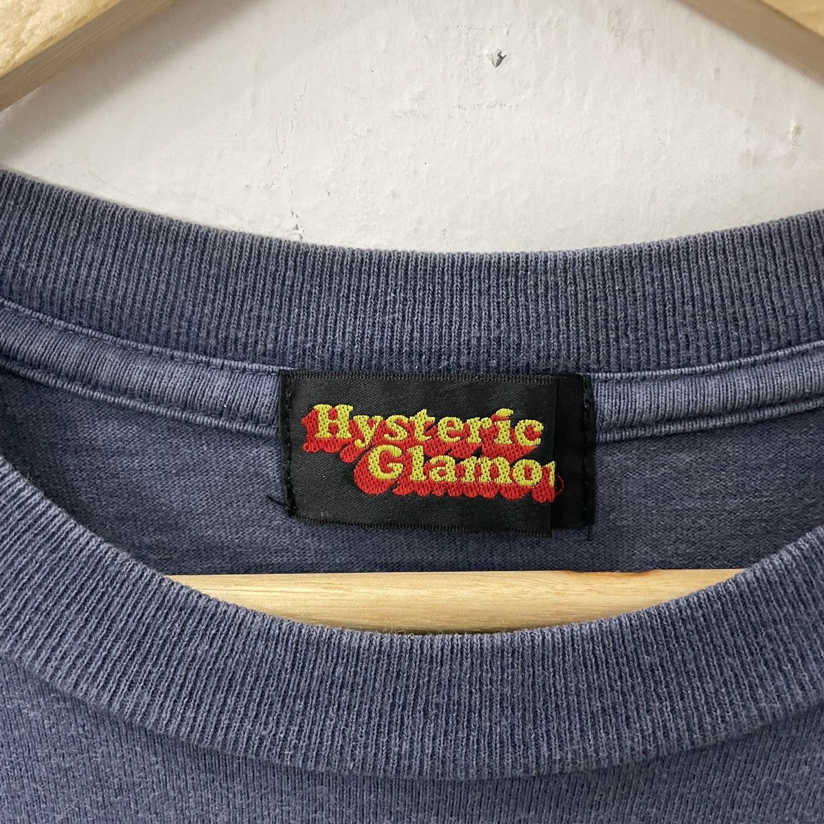 Hysteric Glamour Vintage 90s Hysteric Glamour Big Logo Tee Size US S / EU 44-46 / 1 - 6 Thumbnail