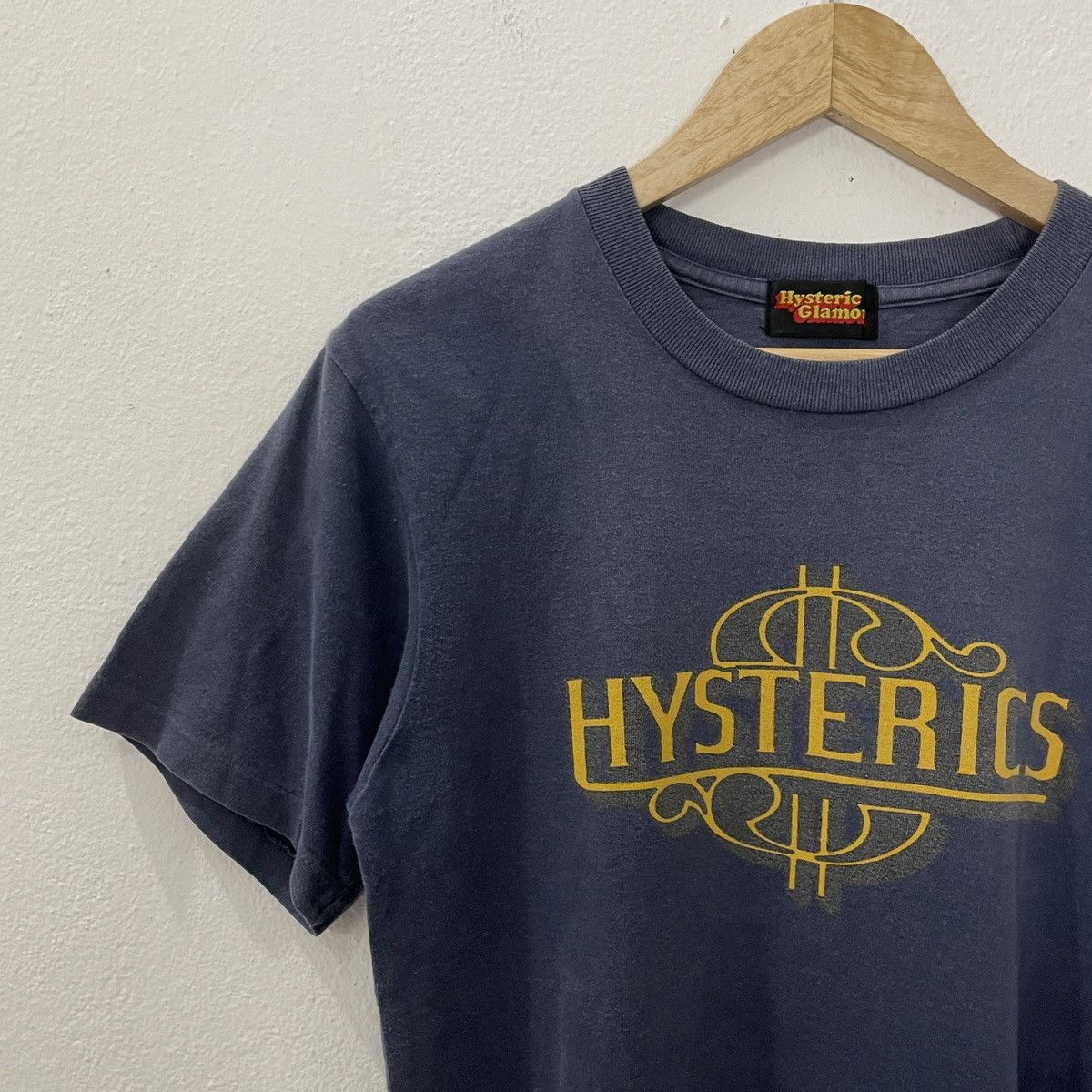 Hysteric Glamour Vintage 90s Hysteric Glamour Big Logo Tee Size US S / EU 44-46 / 1 - 3 Thumbnail