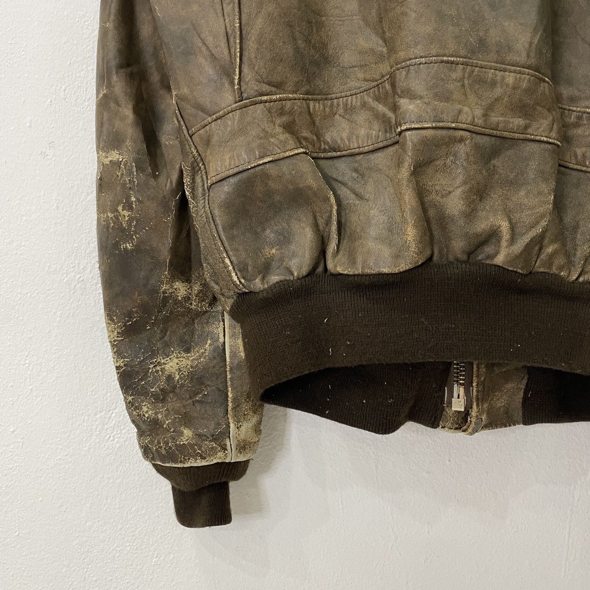 Schott Vintage 90s Schott Distressed Leather Jacket Size US L / EU 52-54 / 3 - 14 Thumbnail
