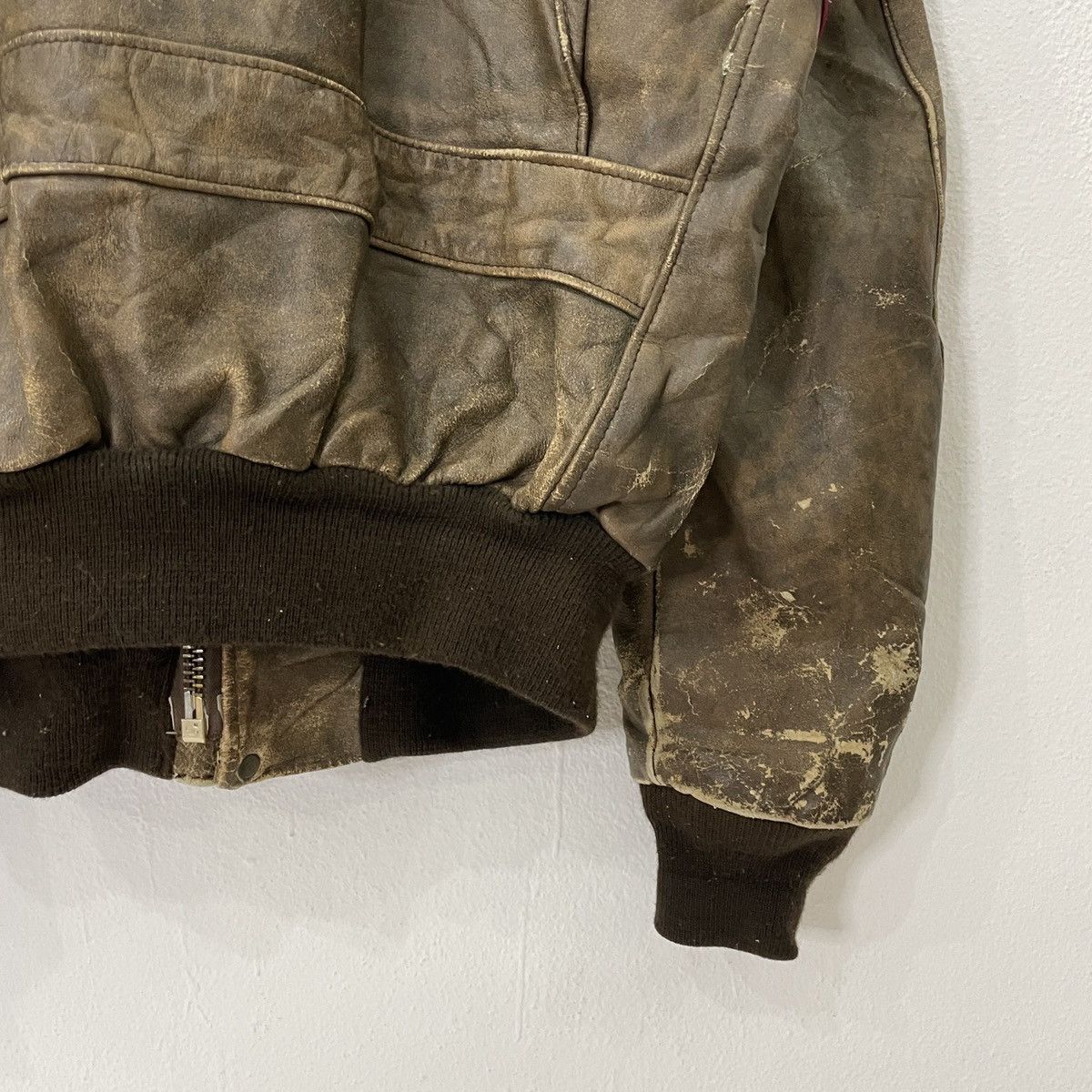 Schott Vintage 90s Schott Distressed Leather Jacket Size US L / EU 52-54 / 3 - 13 Thumbnail