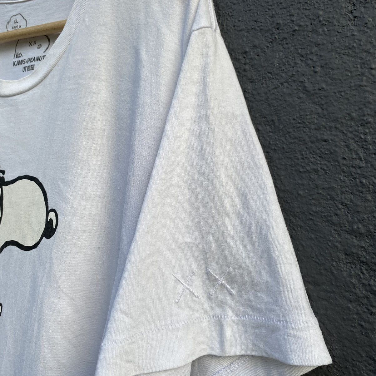 Kaws × Peanuts × Uniqlo Thrashed Kaws x Peanuts x Uniqlo ERD GRUNGE VINTAGE TEE Size US XL / EU 56 / 4 - 3 Thumbnail