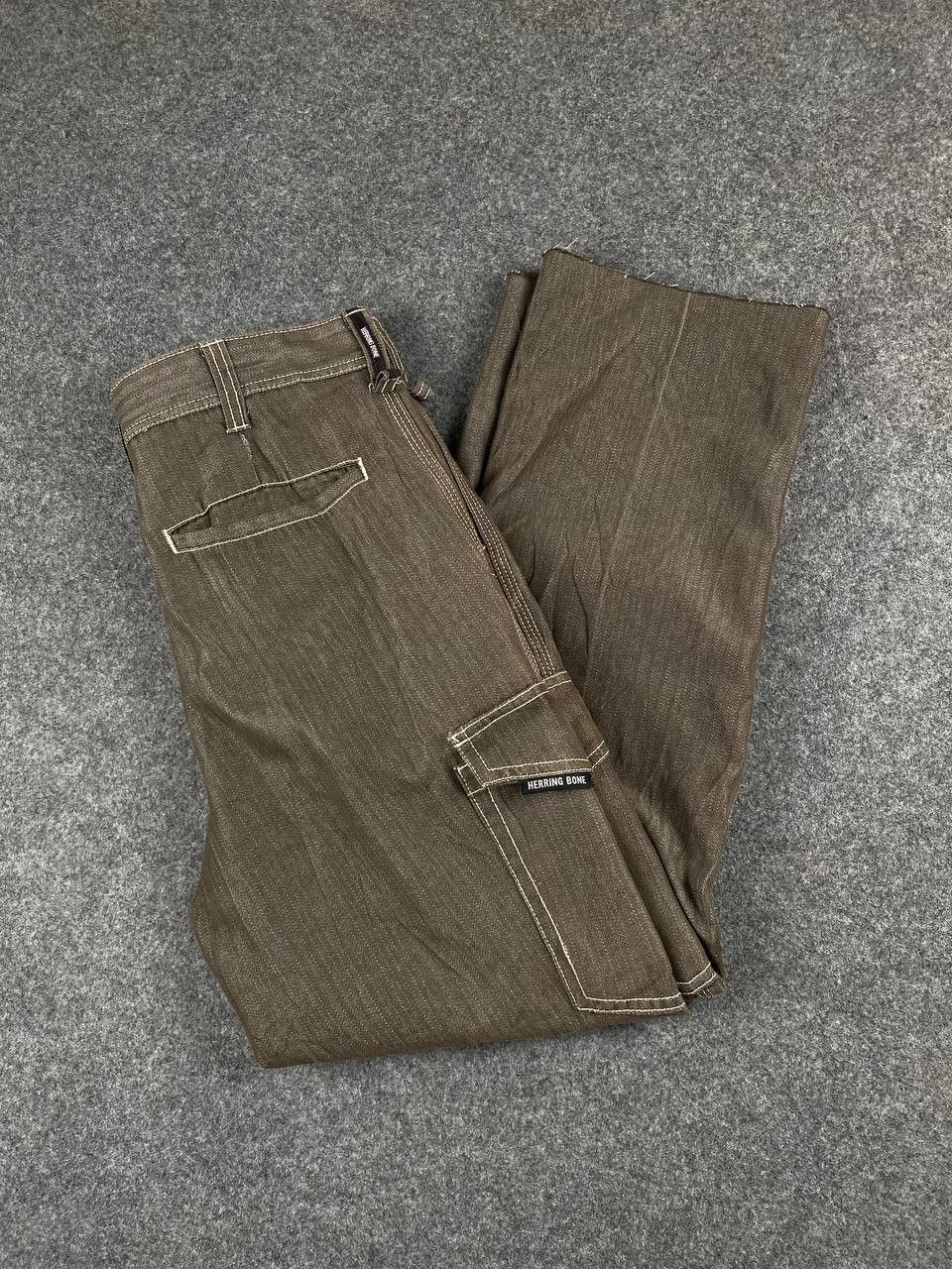 Japanese Brand japanese brands herringbone cargo pants Size US 31 - 2 Thumbnail