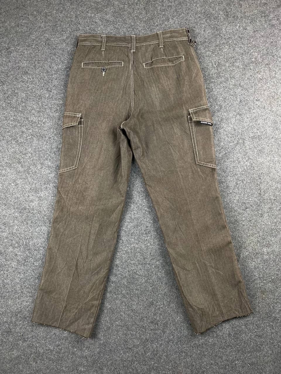 Japanese Brand japanese brands herringbone cargo pants Size US 31 - 1 Thumbnail