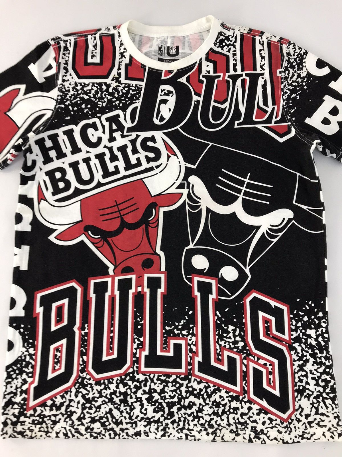 NBA NBA Chicago Bulls American Basketball Team Tee Over Printed Size US M / EU 48-50 / 2 - 3 Thumbnail