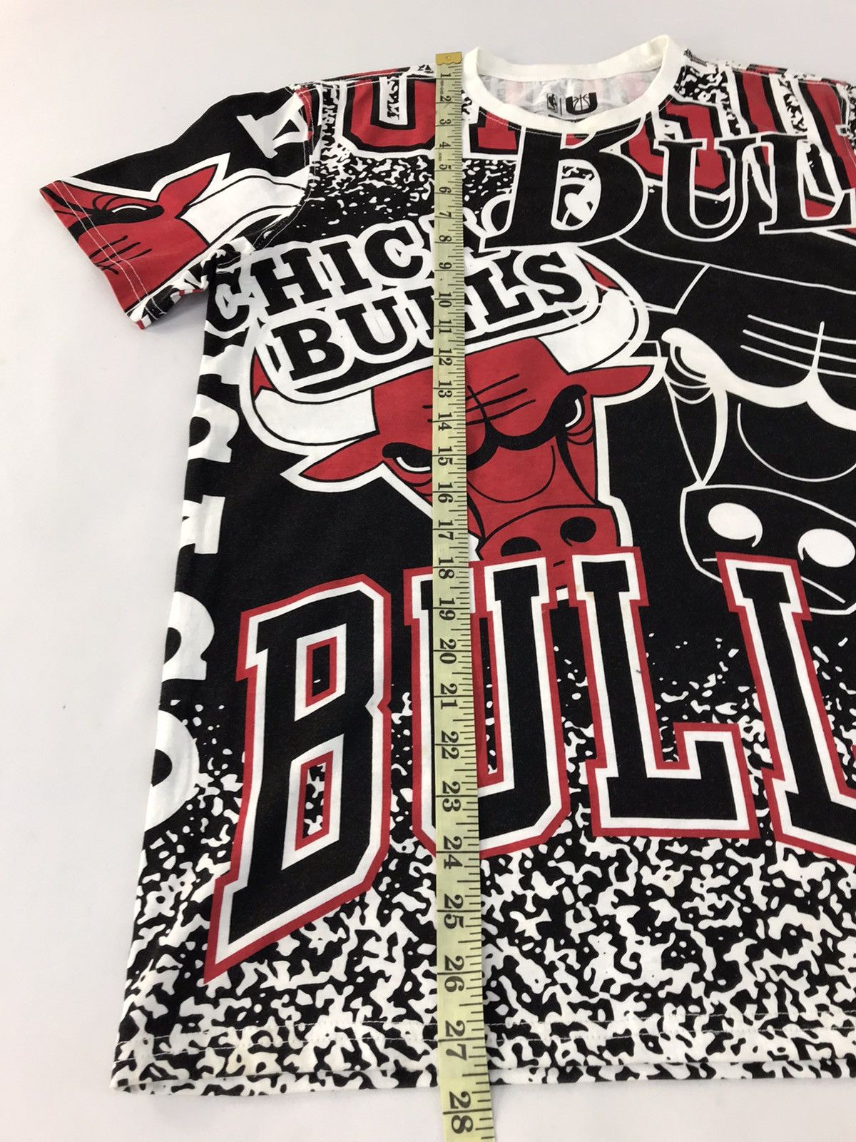 NBA NBA Chicago Bulls American Basketball Team Tee Over Printed Size US M / EU 48-50 / 2 - 8 Thumbnail