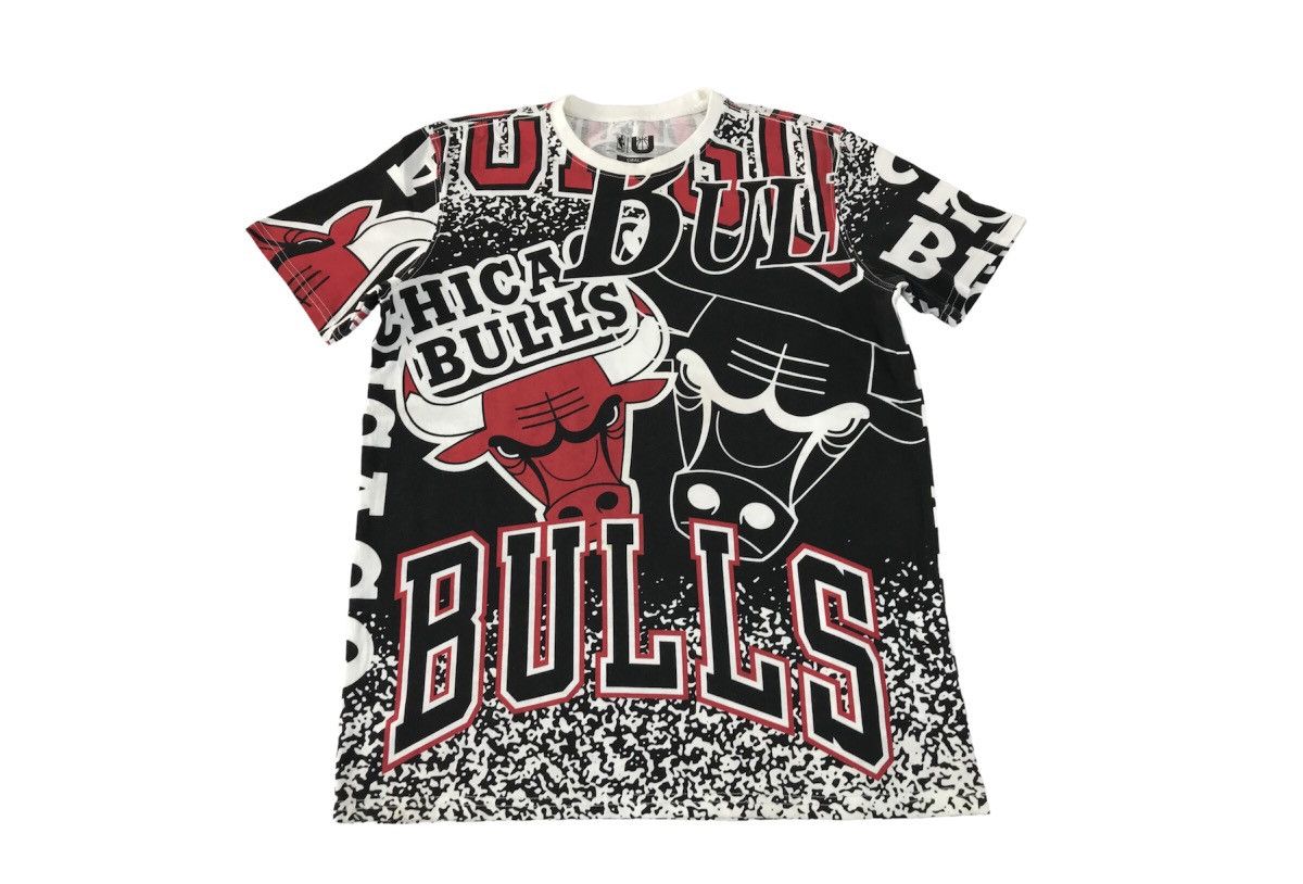 NBA NBA Chicago Bulls American Basketball Team Tee Over Printed Size US M / EU 48-50 / 2 - 1 Thumbnail