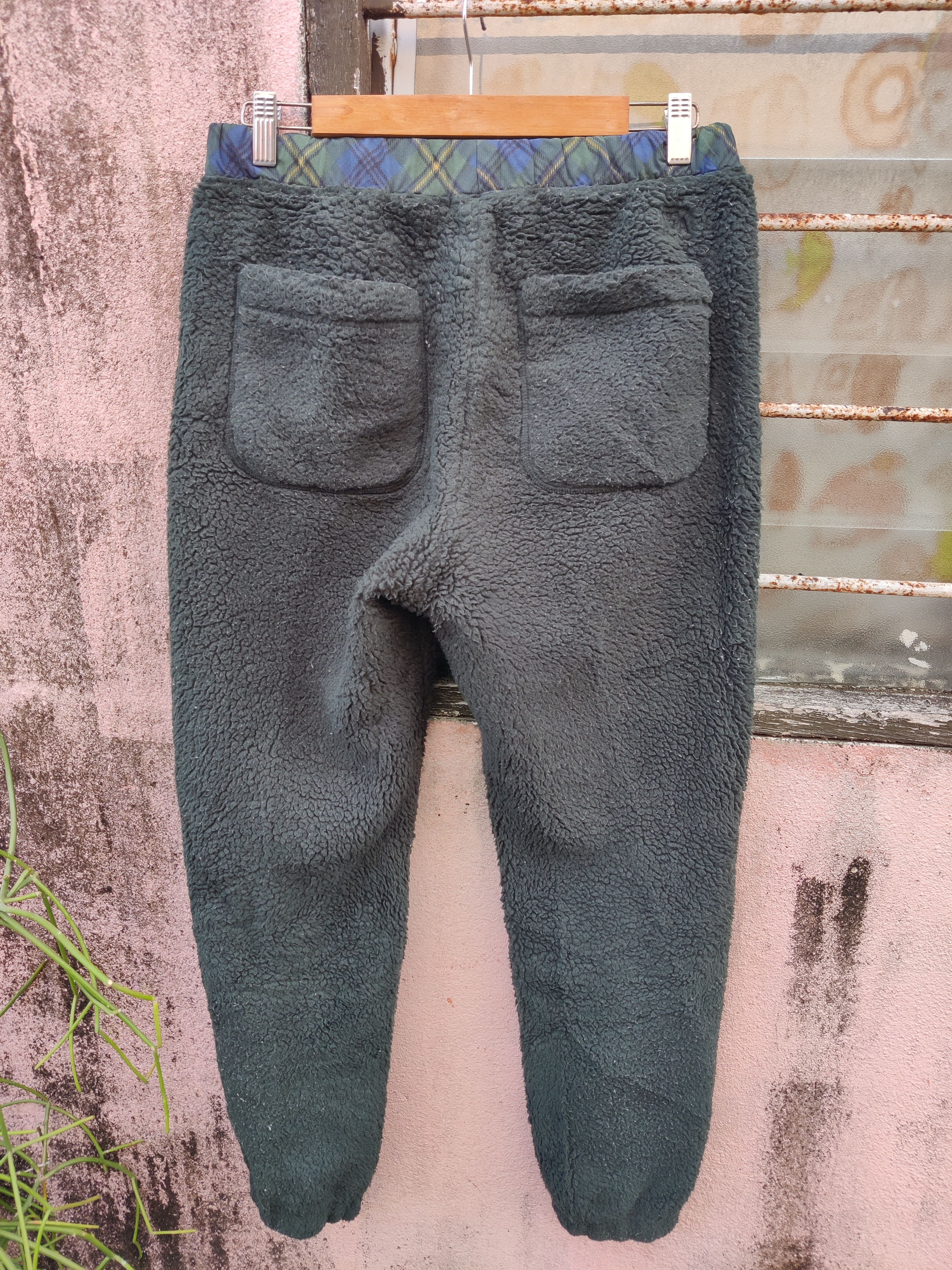 Japanese Brand Vintage JW Anderson x Uniqlo Winter Fleece Pants Size US 30 / EU 46 - 4 Thumbnail