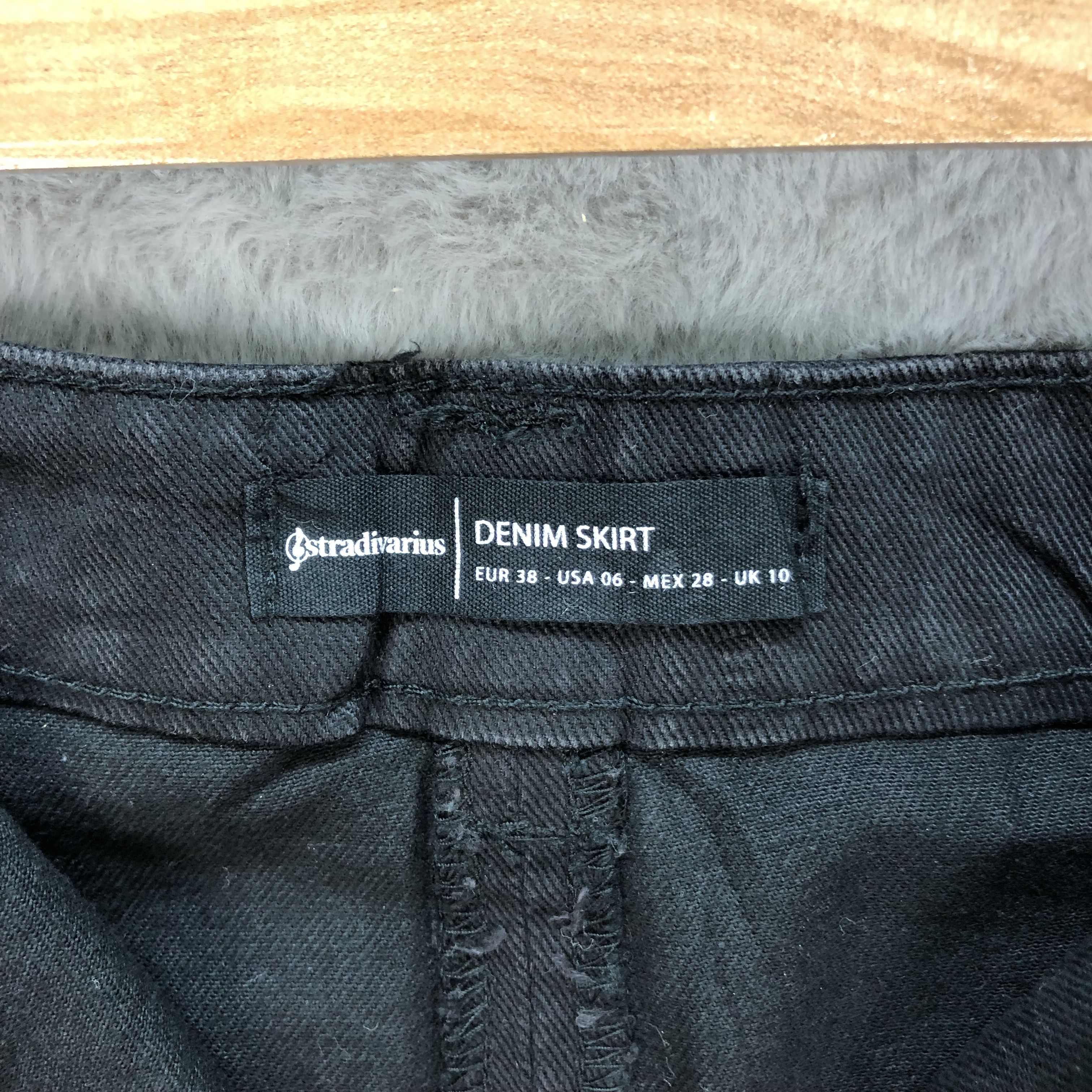 Japanese Brand STRADIVARIUS EMBROIDERY FLORAL DENIM SKIRTS #6073-216 Size 29" - 7 Thumbnail