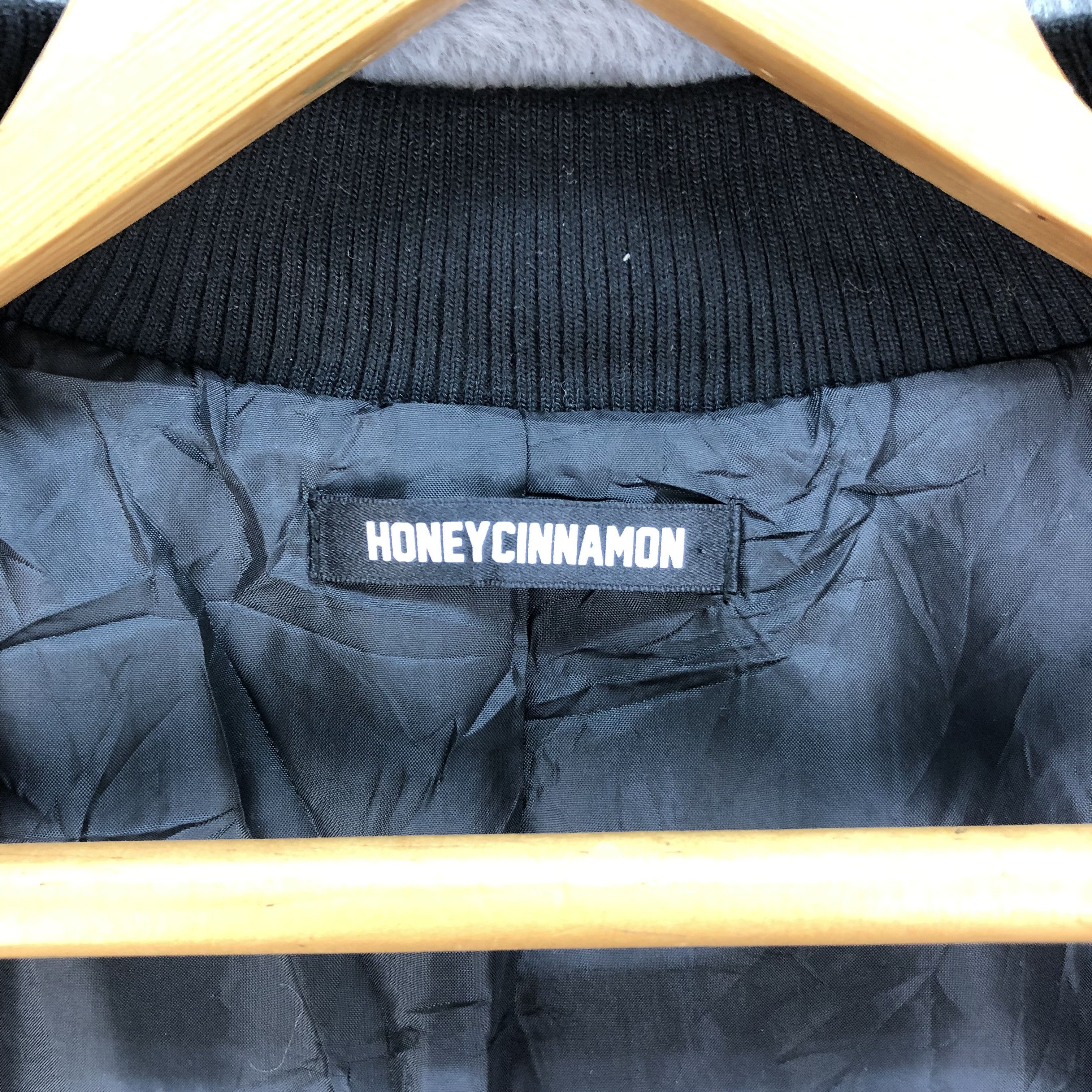 Other WANTED HONEY CINNAMON VARSITY JACKET #4843-173 Size US L / EU 52-54 / 3 - 10 Thumbnail