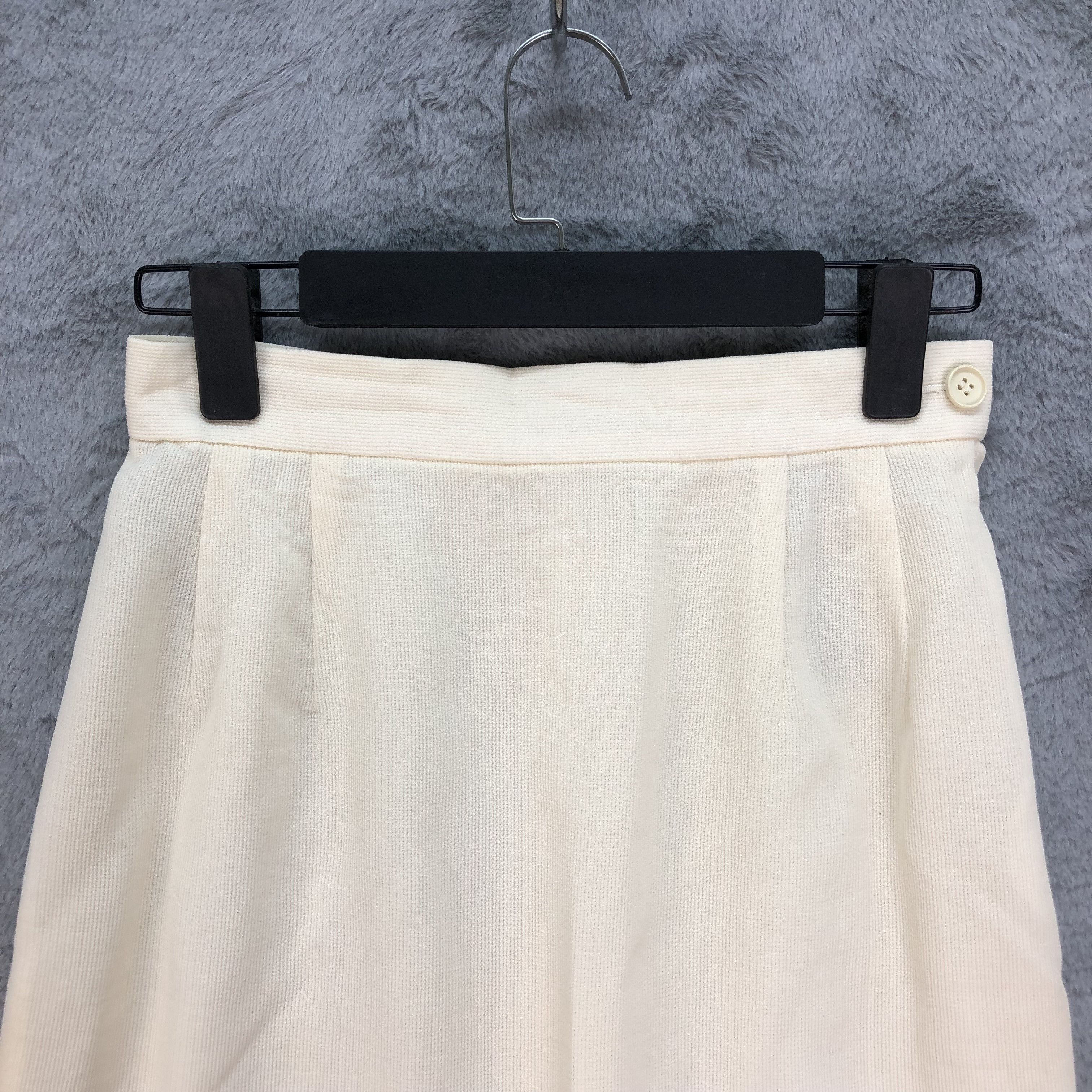 Yves Saint Laurent VINTAGE YVES SAINT LAURENT SKIRT #4809-171 Size 26" / US 2 / IT 38 - 2 Thumbnail
