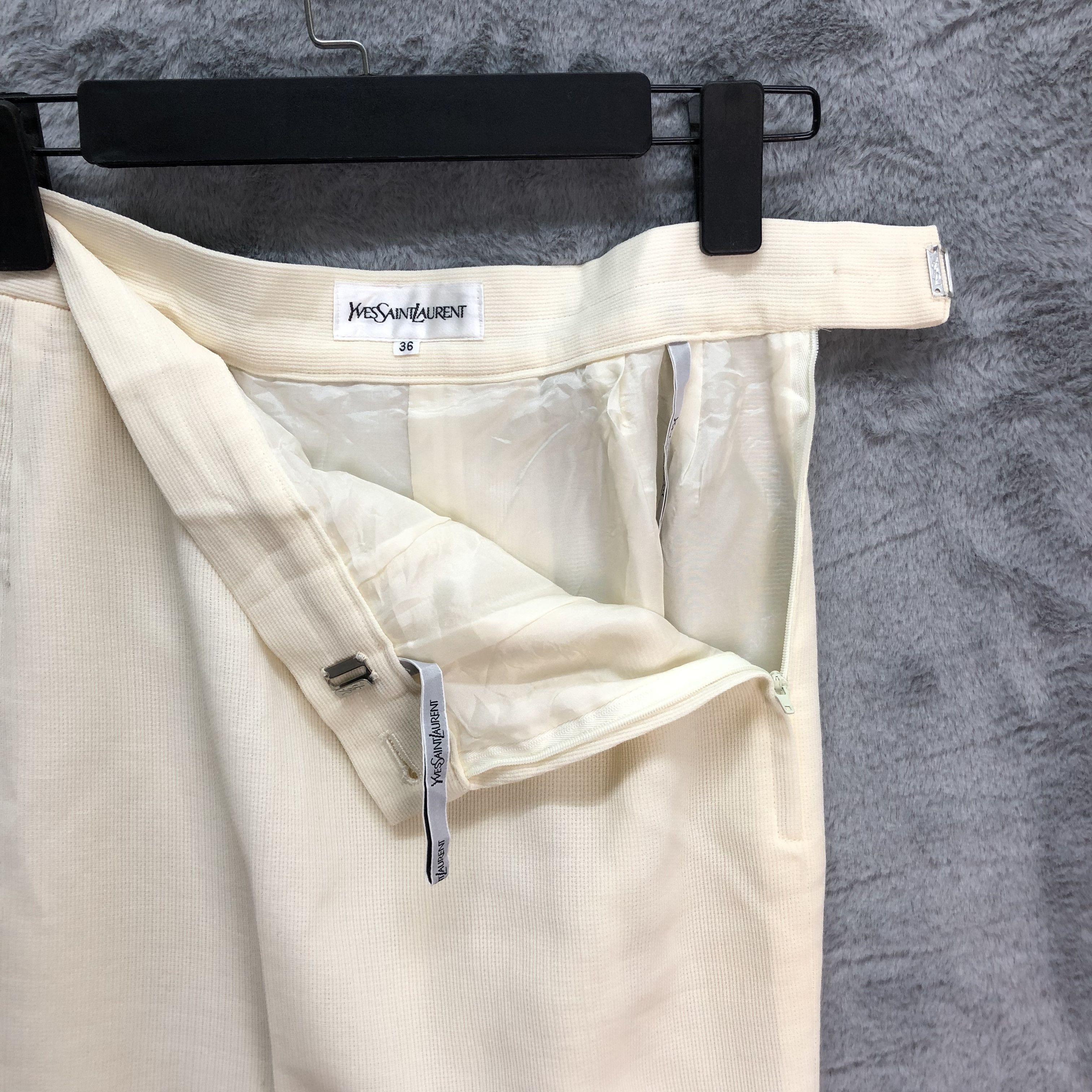 Yves Saint Laurent VINTAGE YVES SAINT LAURENT SKIRT #4809-171 Size 26" / US 2 / IT 38 - 6 Thumbnail