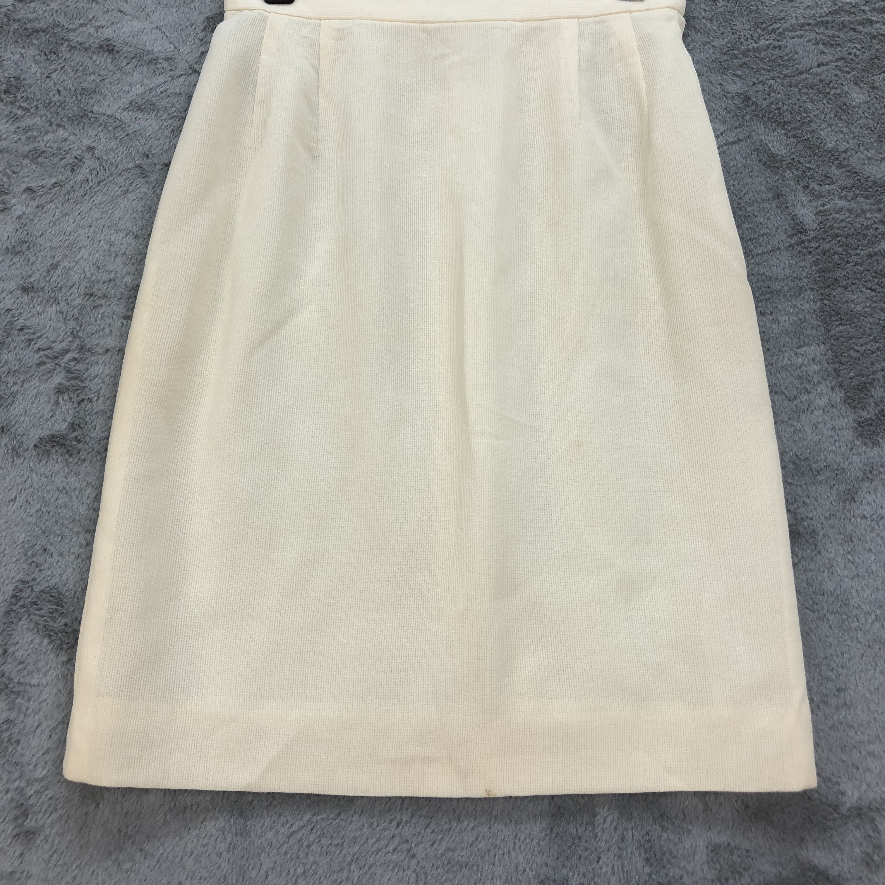Yves Saint Laurent VINTAGE YVES SAINT LAURENT SKIRT #4809-171 Size 26" / US 2 / IT 38 - 3 Thumbnail