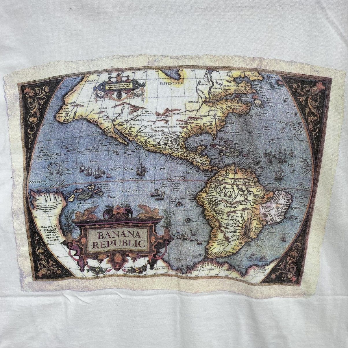 Banana Republic × Vintage Vintage BANANA REPUBLIC World Map Print Pocket White Short Size US S / EU 44-46 / 1 - 2 Thumbnail