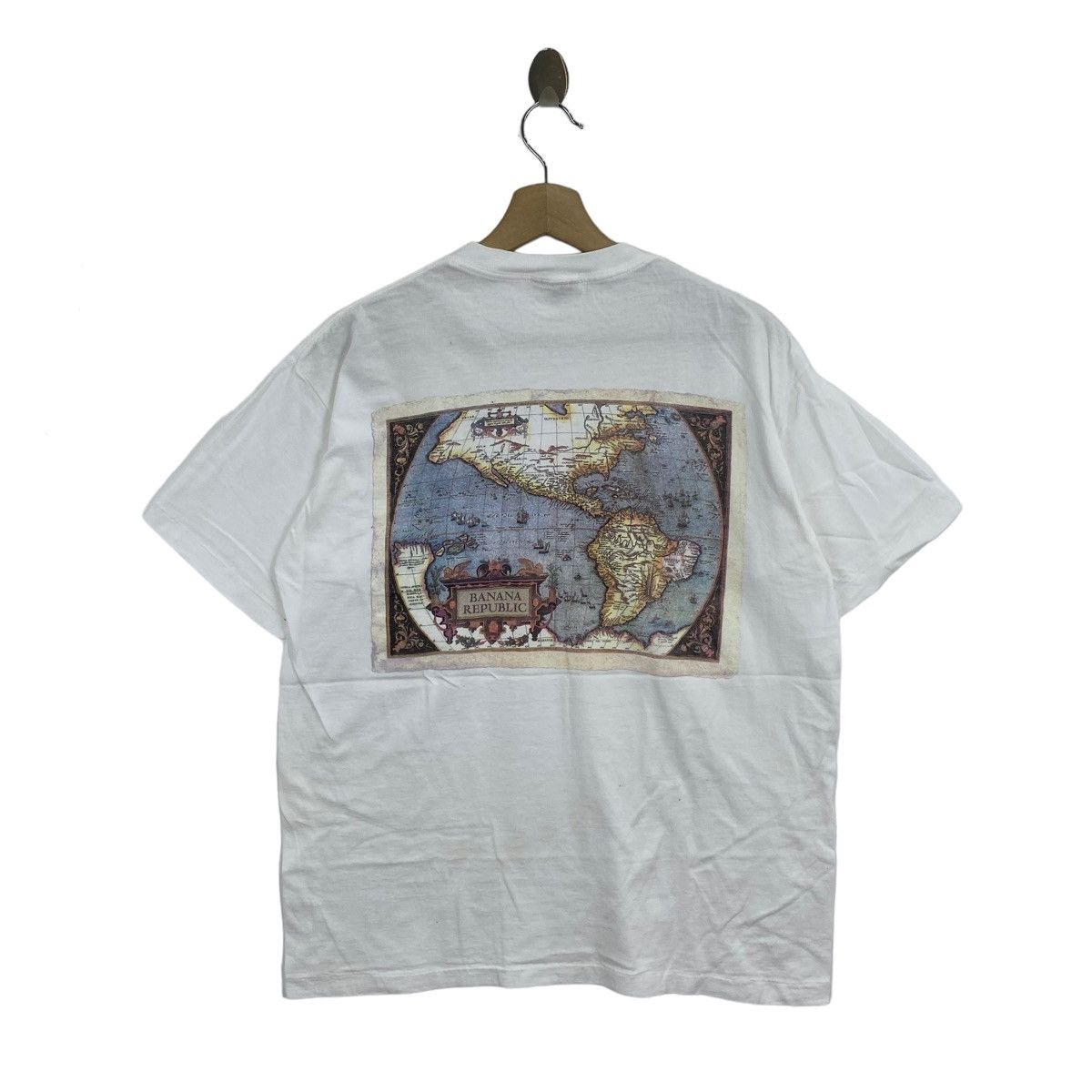 Banana Republic × Vintage Vintage BANANA REPUBLIC World Map Print Pocket White Short Size US S / EU 44-46 / 1 - 1 Thumbnail