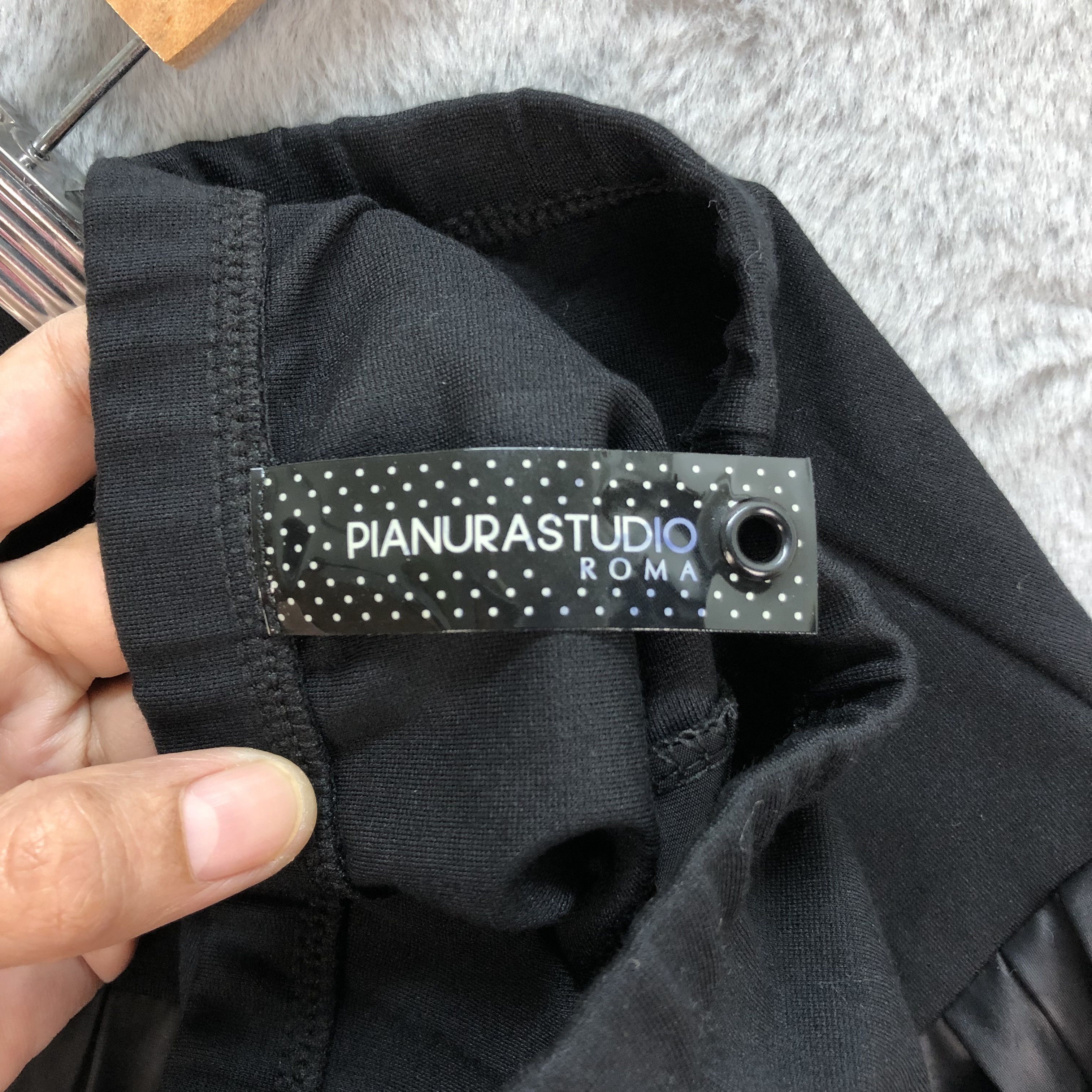 Japanese Brand PIANURASTUDIO ROMA PLEATED MINI SKIRTS #6209-54 Size 30" / US 8 / IT 44 - 4 Thumbnail