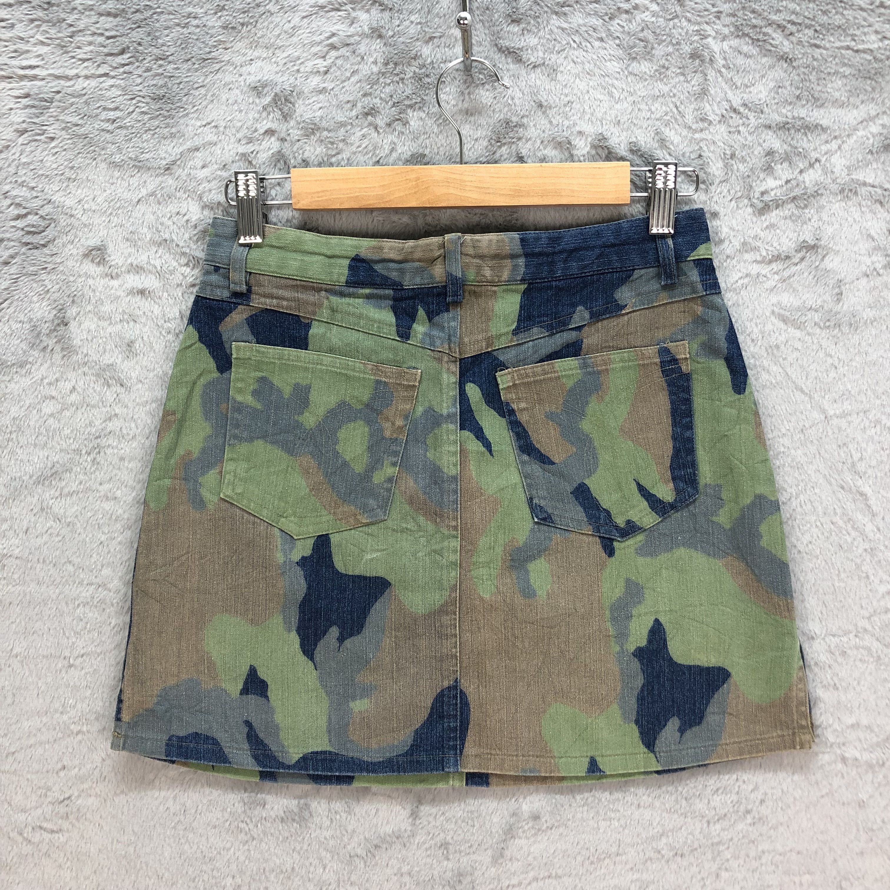 Japanese Brand BLUE MOON BLUE CAMO DENIM MINI SKIRTS #6210-54 Size 27" / US 4 / IT 40 - 9 Thumbnail