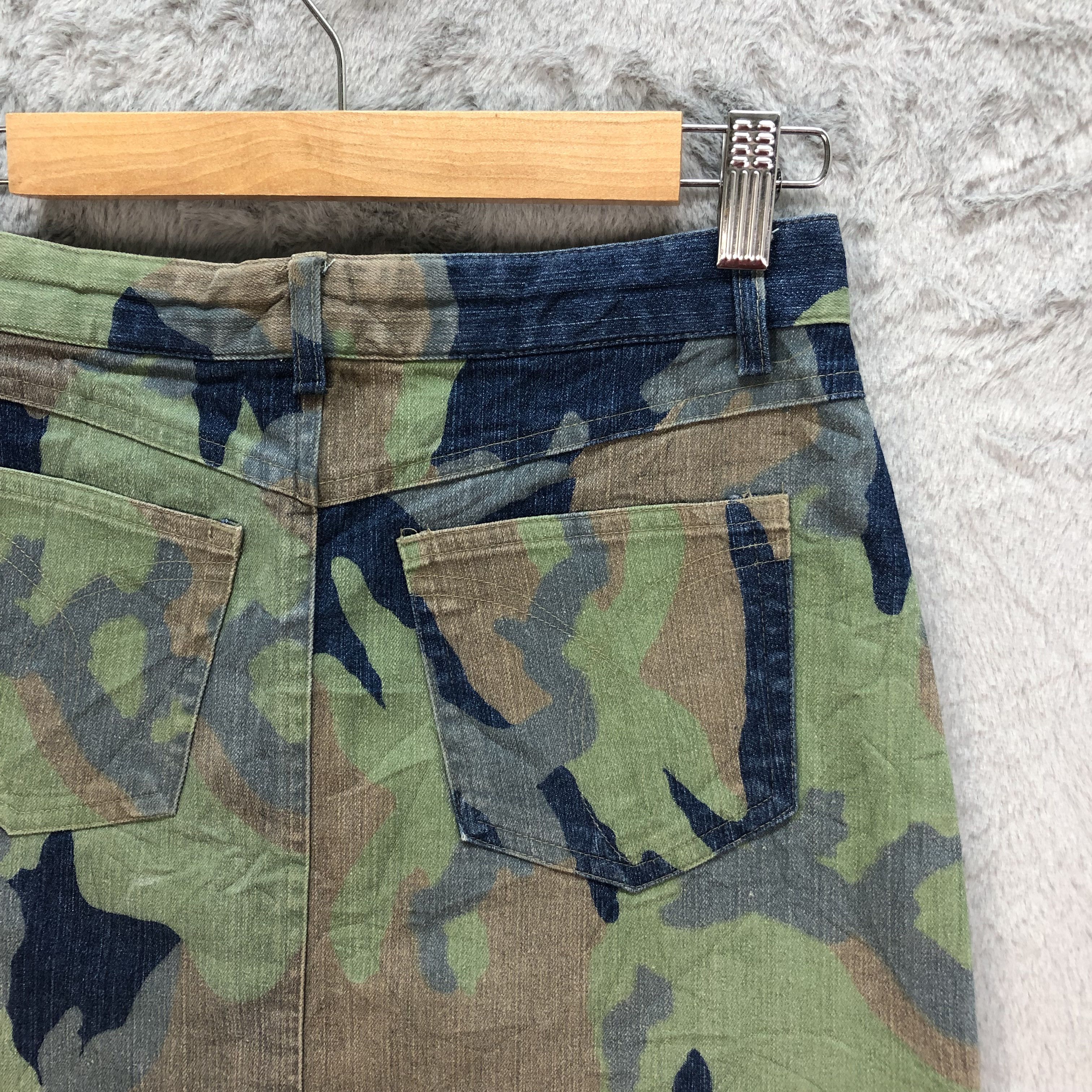 Japanese Brand BLUE MOON BLUE CAMO DENIM MINI SKIRTS #6210-54 Size 27" / US 4 / IT 40 - 11 Thumbnail