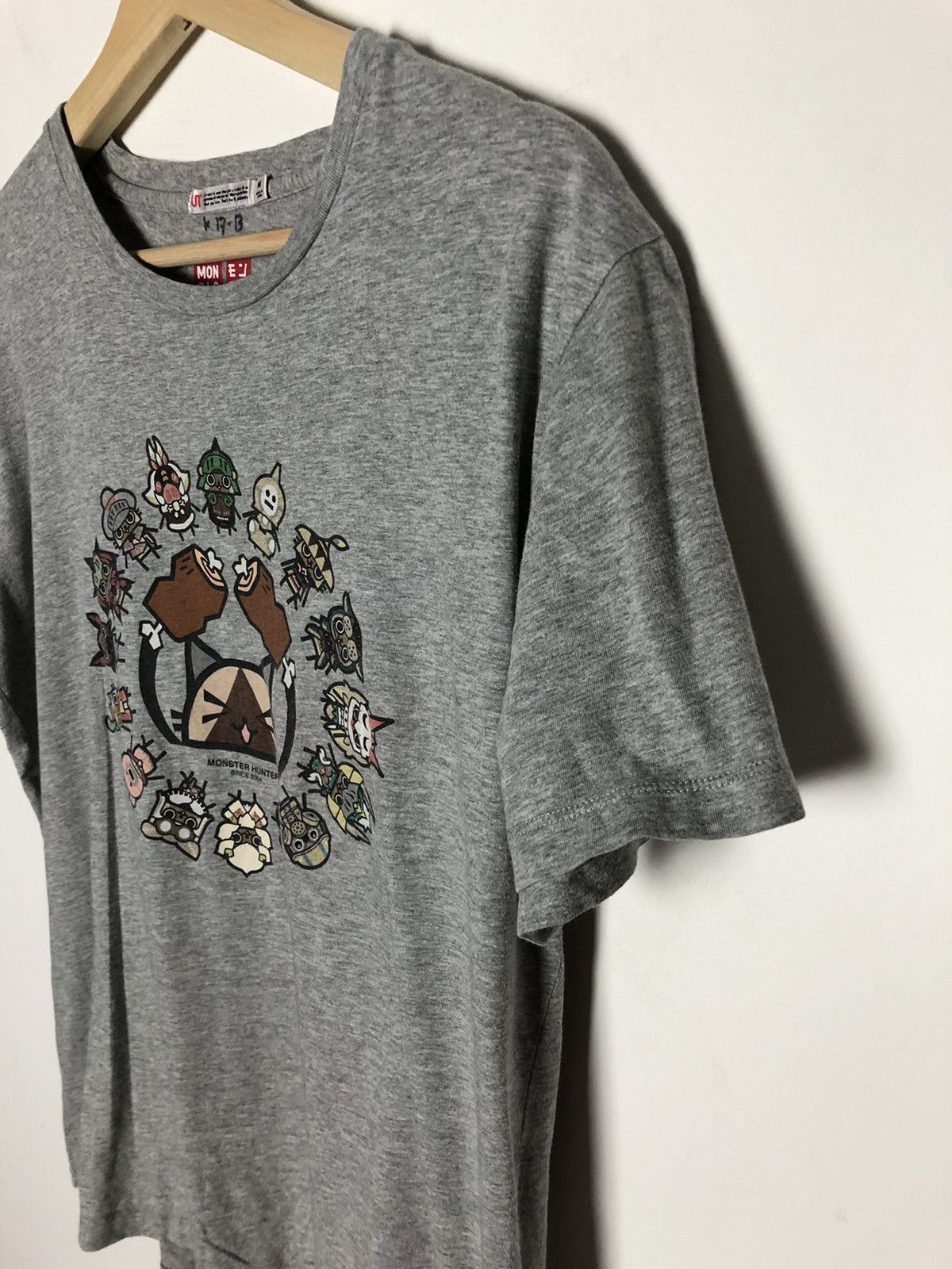 Anime × Uniqlo Monster Hunter Uniqlo Size US M / EU 48-50 / 2 - 4 Thumbnail