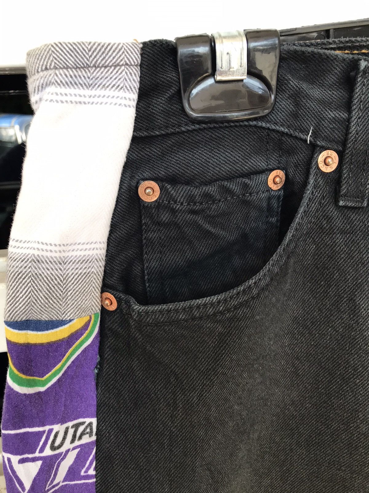 Levi's Vintage Clothing × NBA Vtg Levi’s 501 Super Black Custom Denim L.A Lakes Size 30 Size US 30 / EU 46 - 8 Thumbnail