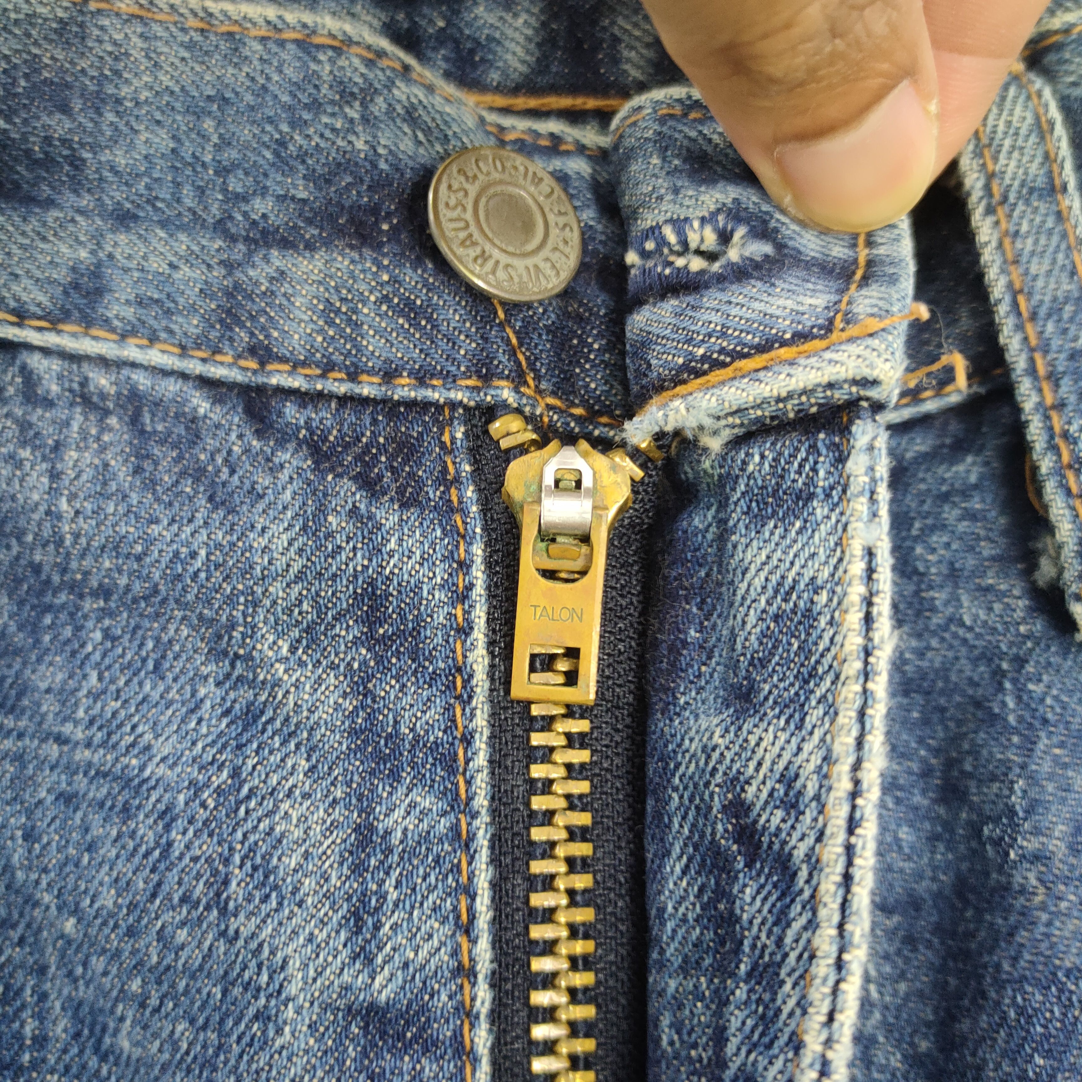 Levi's Vintage Clothing VINTAGE LEVI'S 502 BIG E 96' SELVEDGE RIPPEP JEANS PANTS Size US 30 / EU 46 - 16 Thumbnail