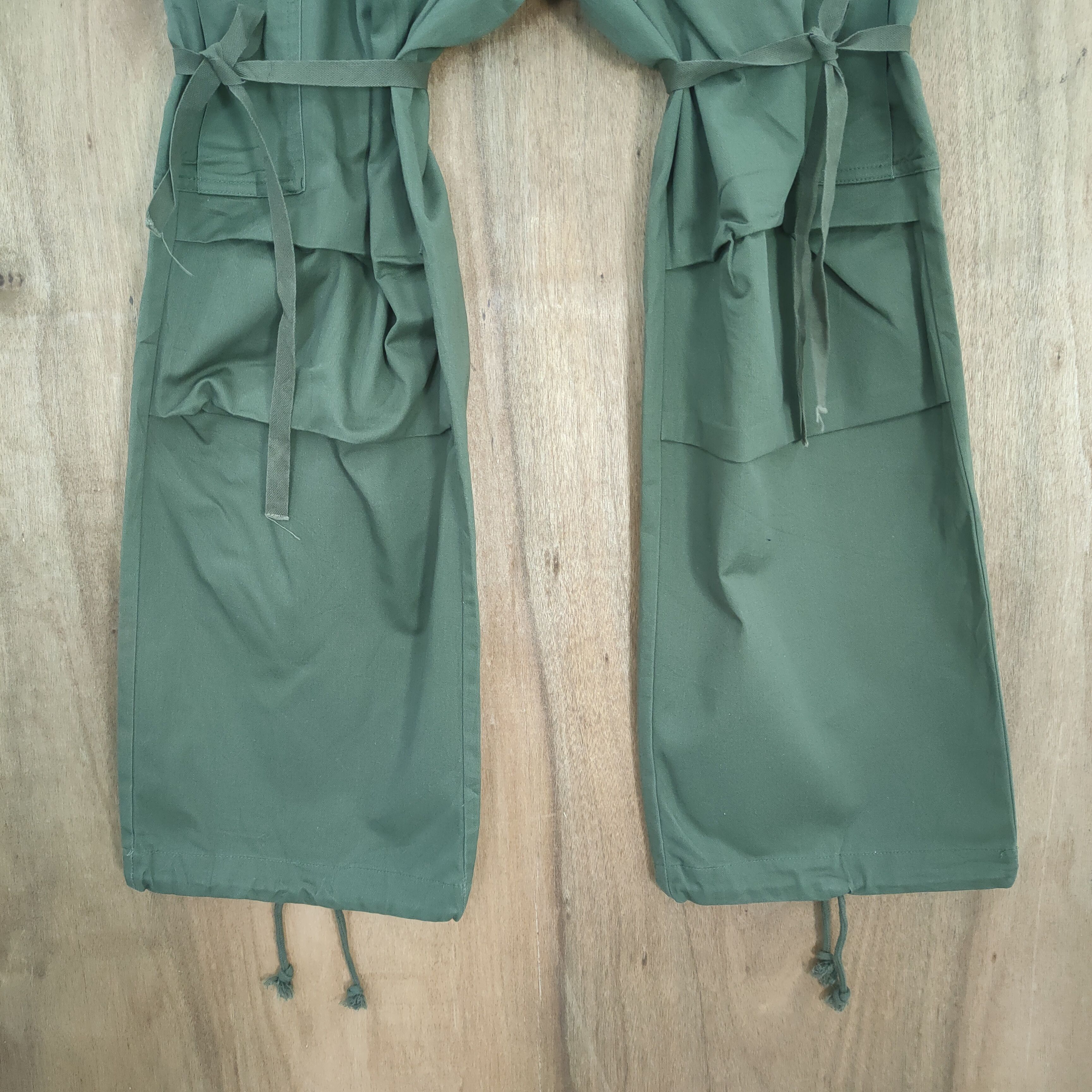 Japanese Brand VINTAGE JAPANESE PARACHUTE CARGO PANTS Size US 34 / EU 50 - 3 Thumbnail