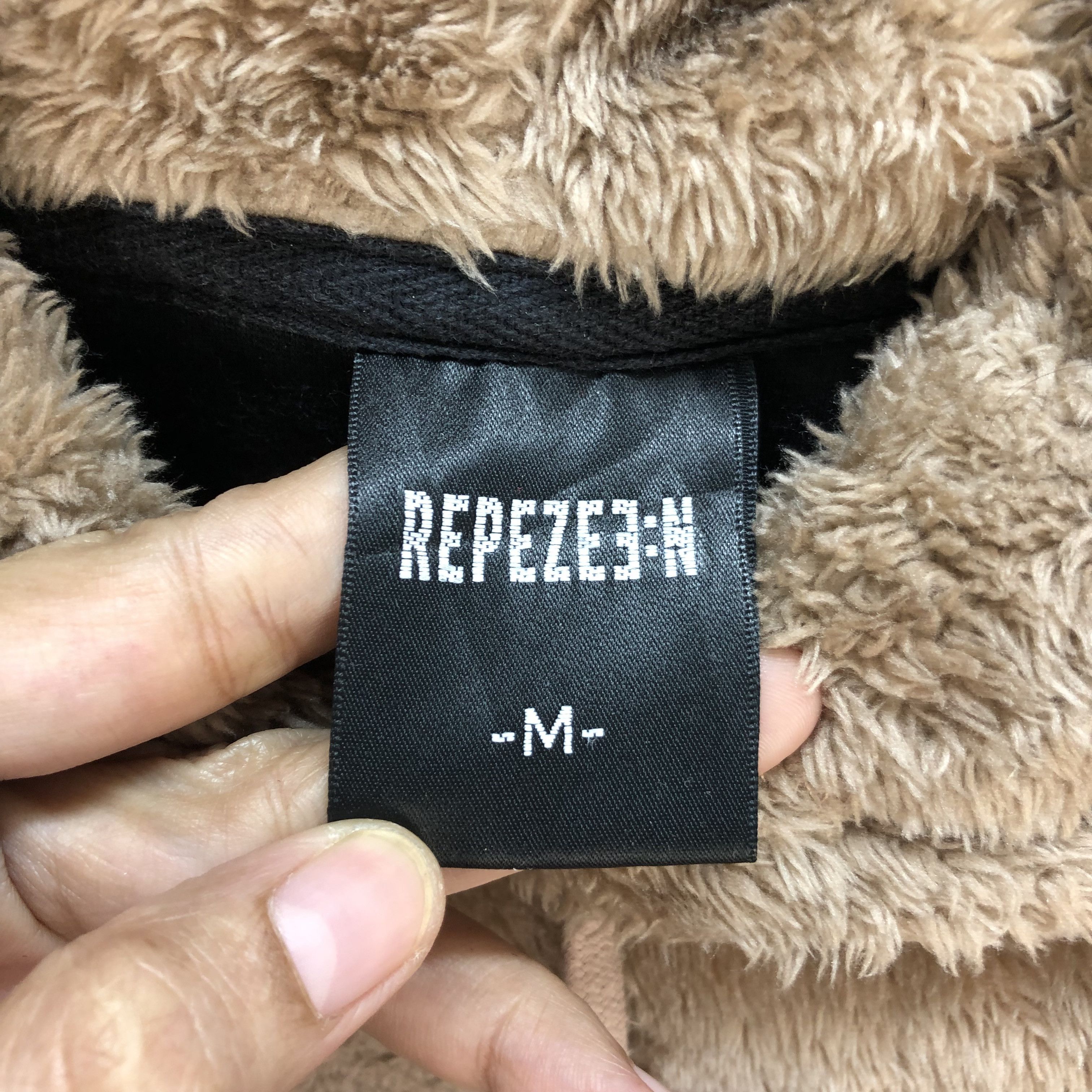 Japanese Brand BULLSHIT BIG LOGO FLEECE HOODIES #7061-107 Size US M / EU 48-50 / 2 - 9 Thumbnail