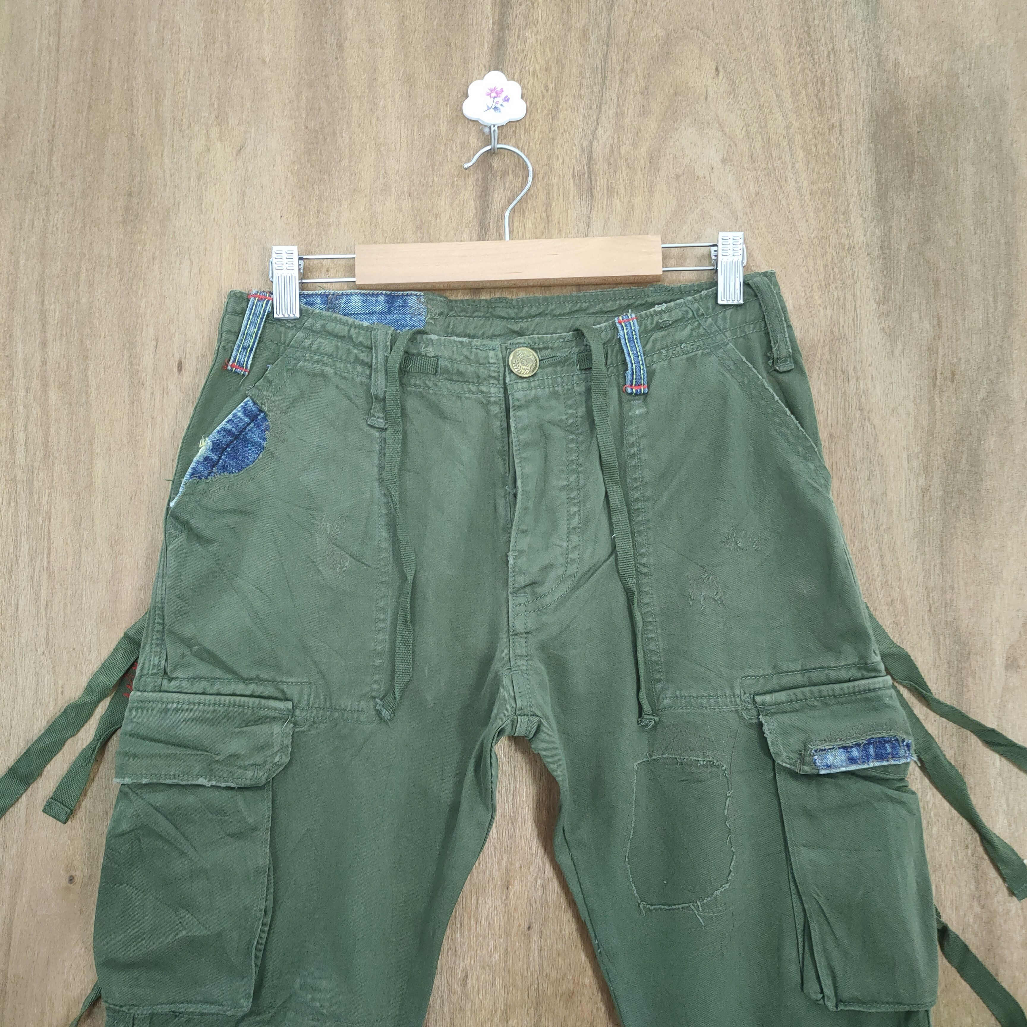 Japanese Brand JAPANESE BRAND PATCHWORK BONDAGE CARGO PANTS Size US 29 - 2 Thumbnail