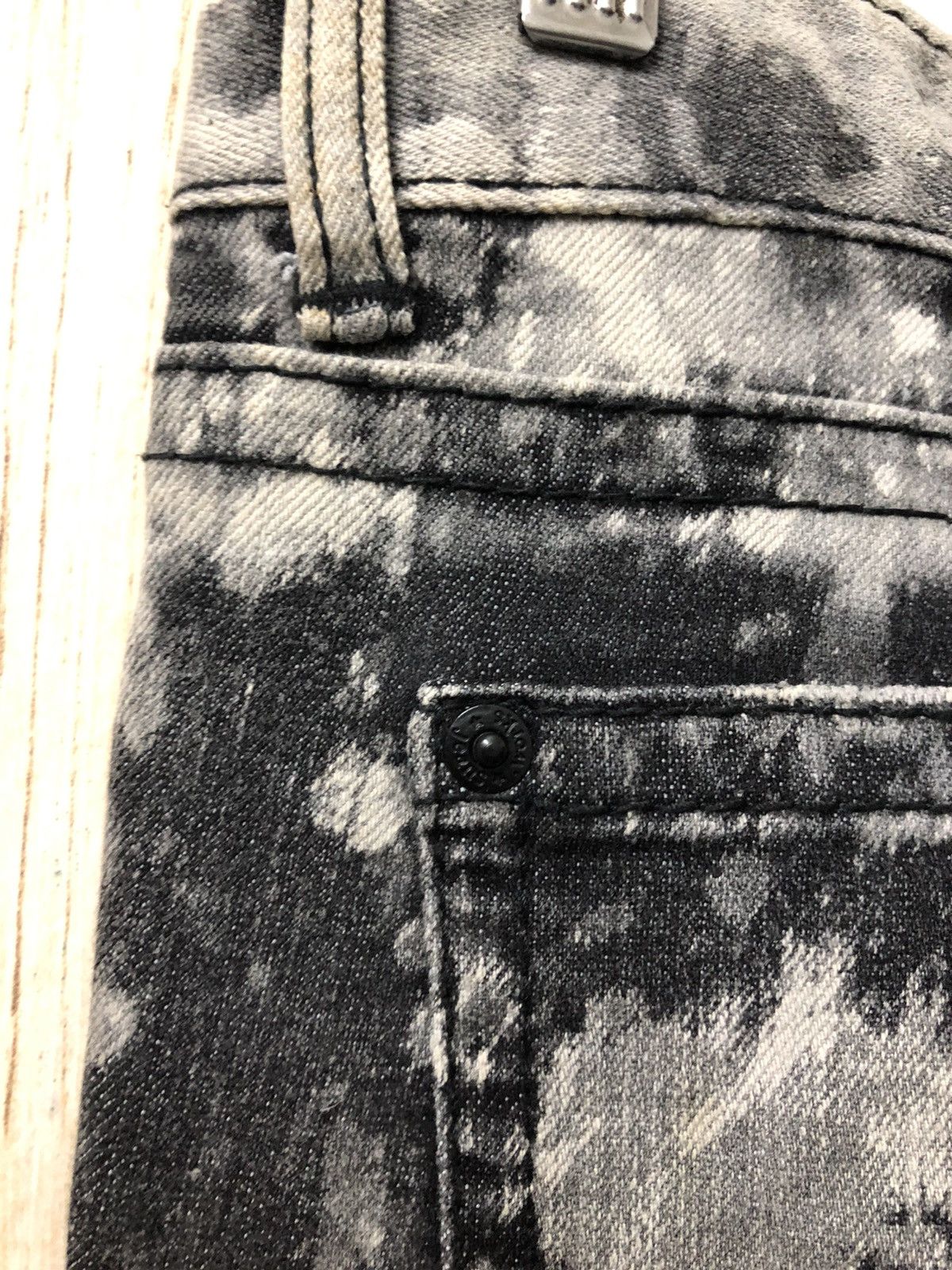 20471120 × Japanese Brand Works Japan Distressed bleach Size US 30 / EU 46 - 16 Thumbnail
