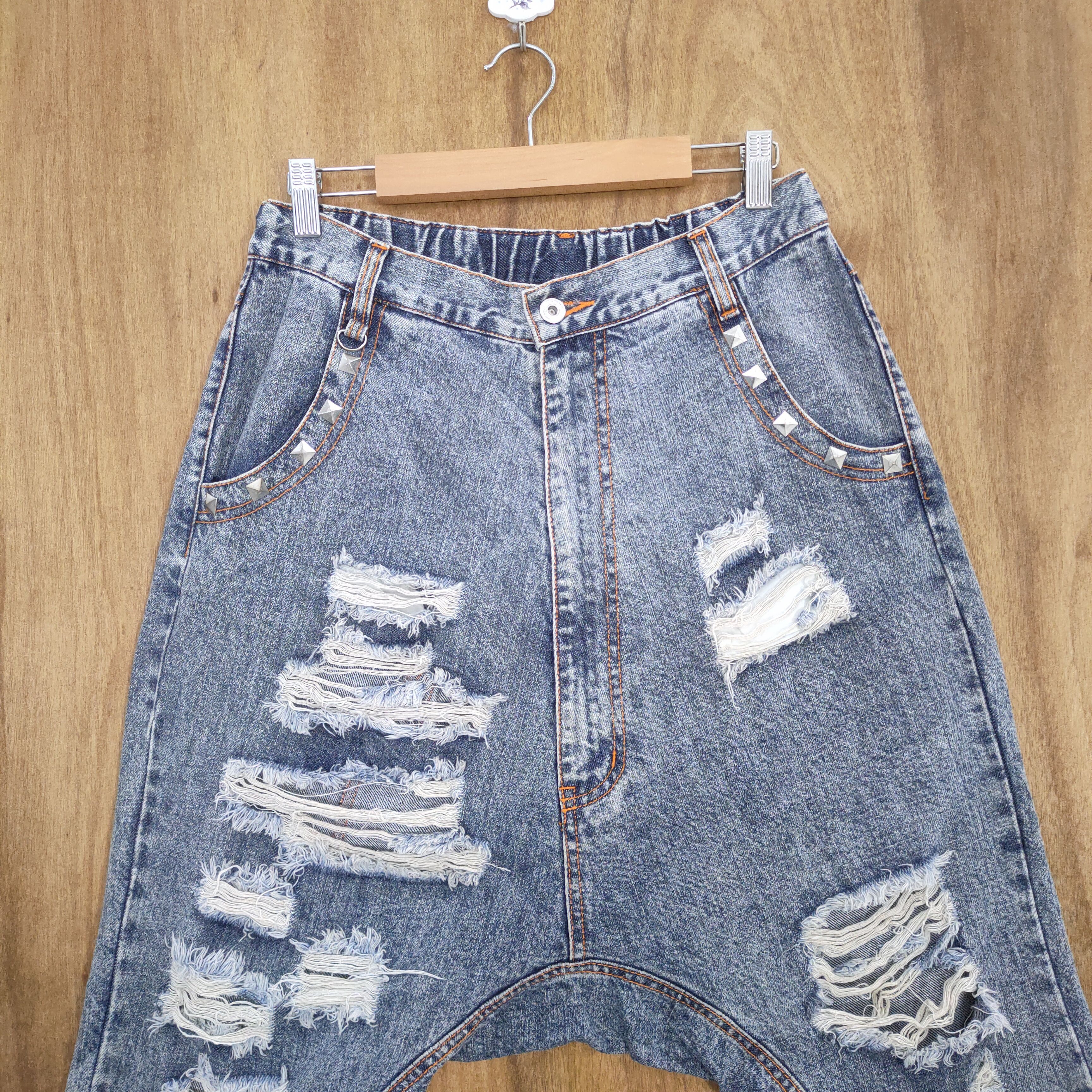 Jean LOVERS ROCK BONDAGE HIP HOP DISTRESSED JEANS Size US 30 / EU 46 - 3 Thumbnail