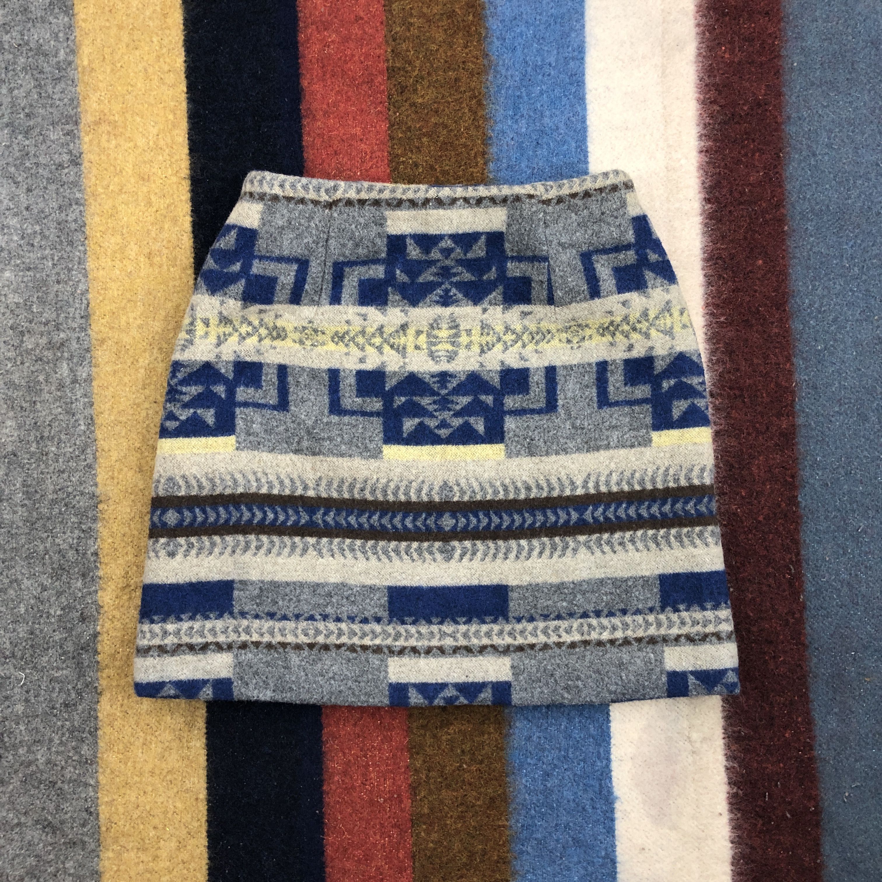 Japanese Brand LE VENT DE VERT Wool Mini Skirt #0444/S Size 26" / US 2 / IT 38 - 7 Thumbnail