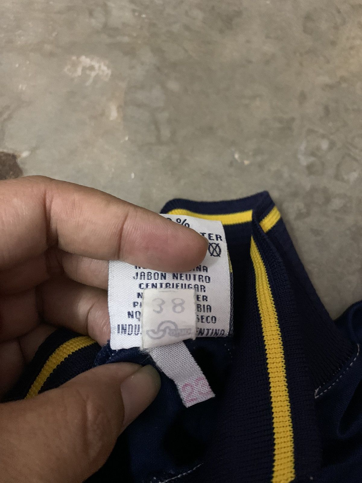 Vintage Vintage 1992-1995 Boca Juniors Home Jersey Size US L / EU 52-54 / 3 - 9 Thumbnail