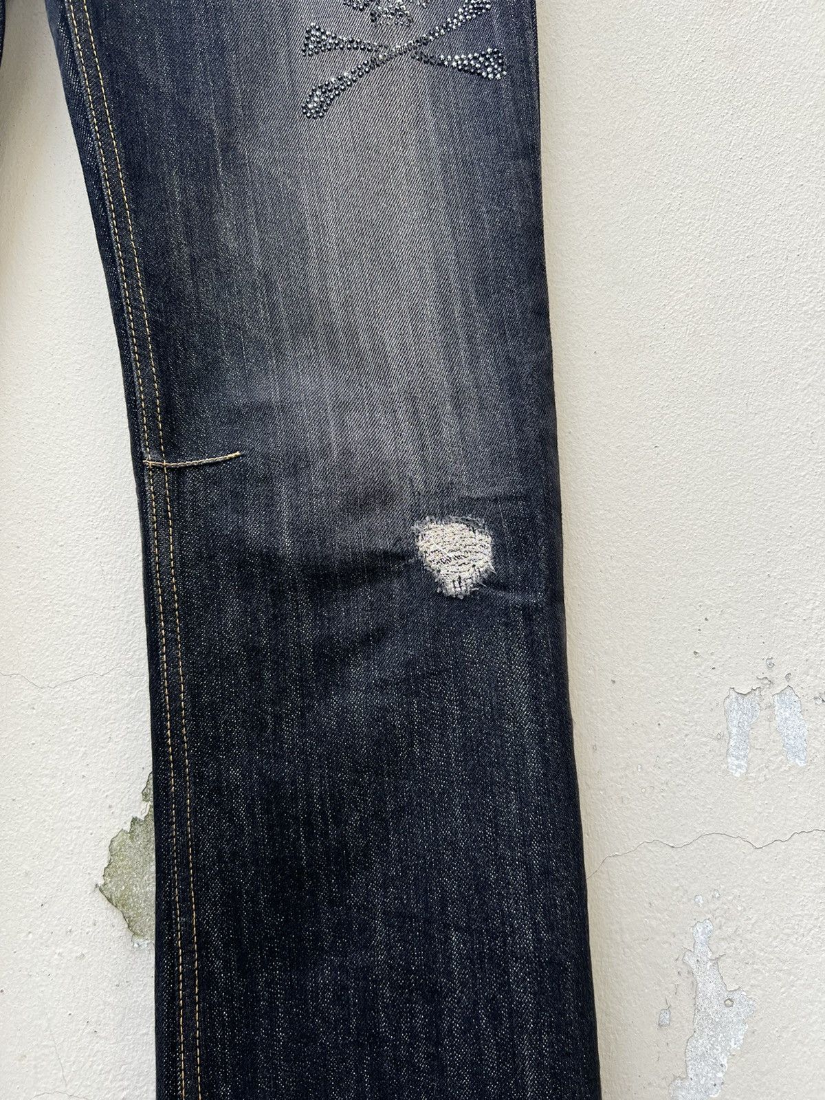 Roen Roen Japan Rips Shining Denim Cross Bones Skull Flare Jeans Size US 31 - 14 Thumbnail