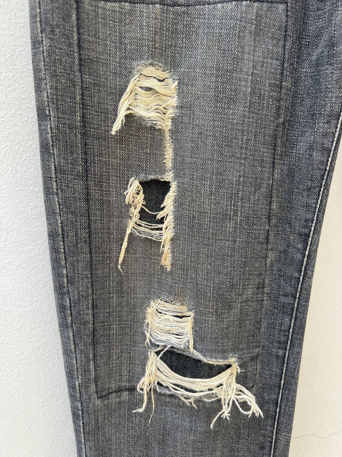 Vintage Vintage NOUNO Japan Ripped Distressed Fade Black Denim Jeans Size US 30 / EU 46 - 9 Thumbnail
