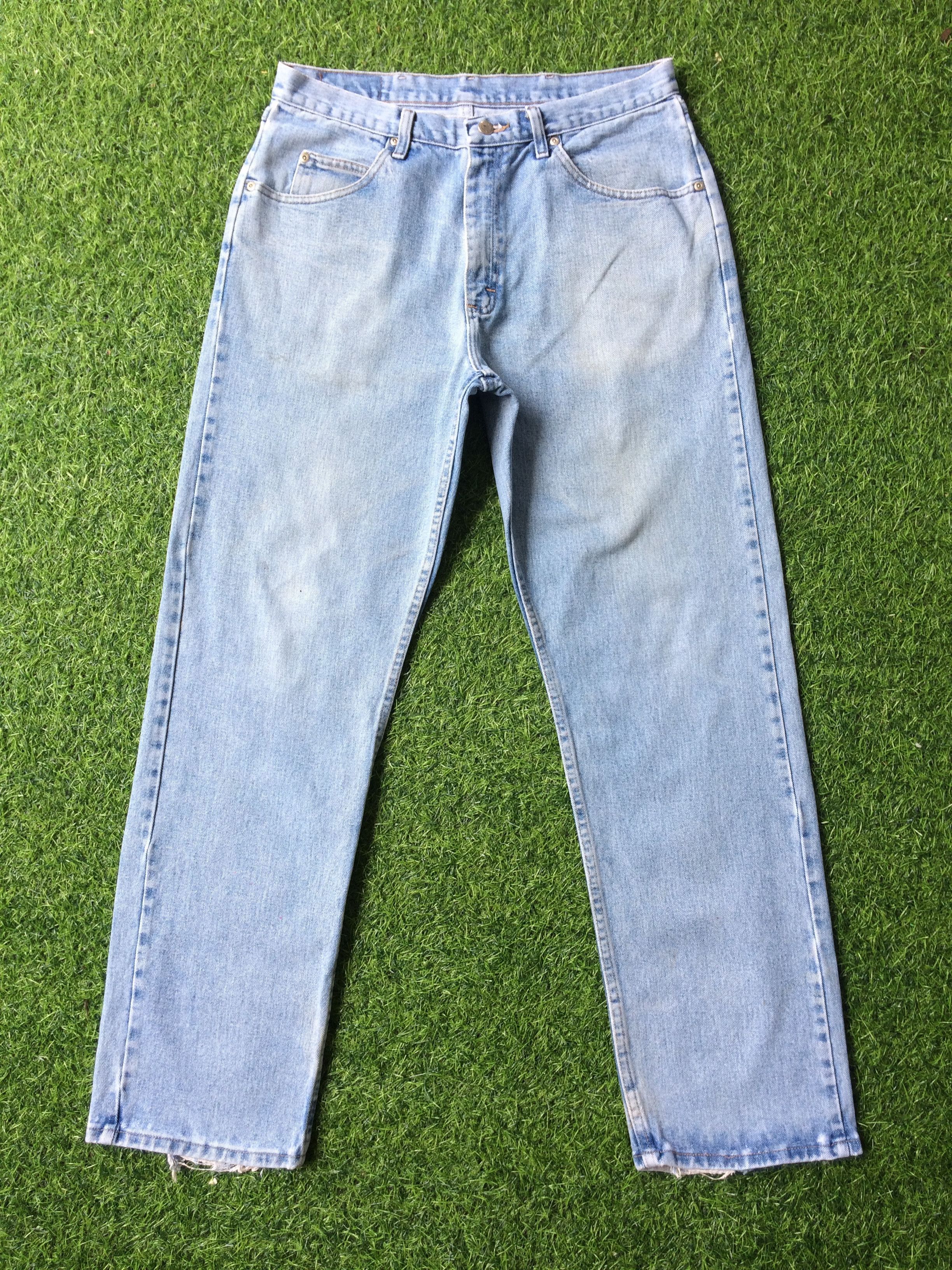 Vintage Vintage Light Wash Distressed Jeans #B-460 Size US 33 - 1 Thumbnail