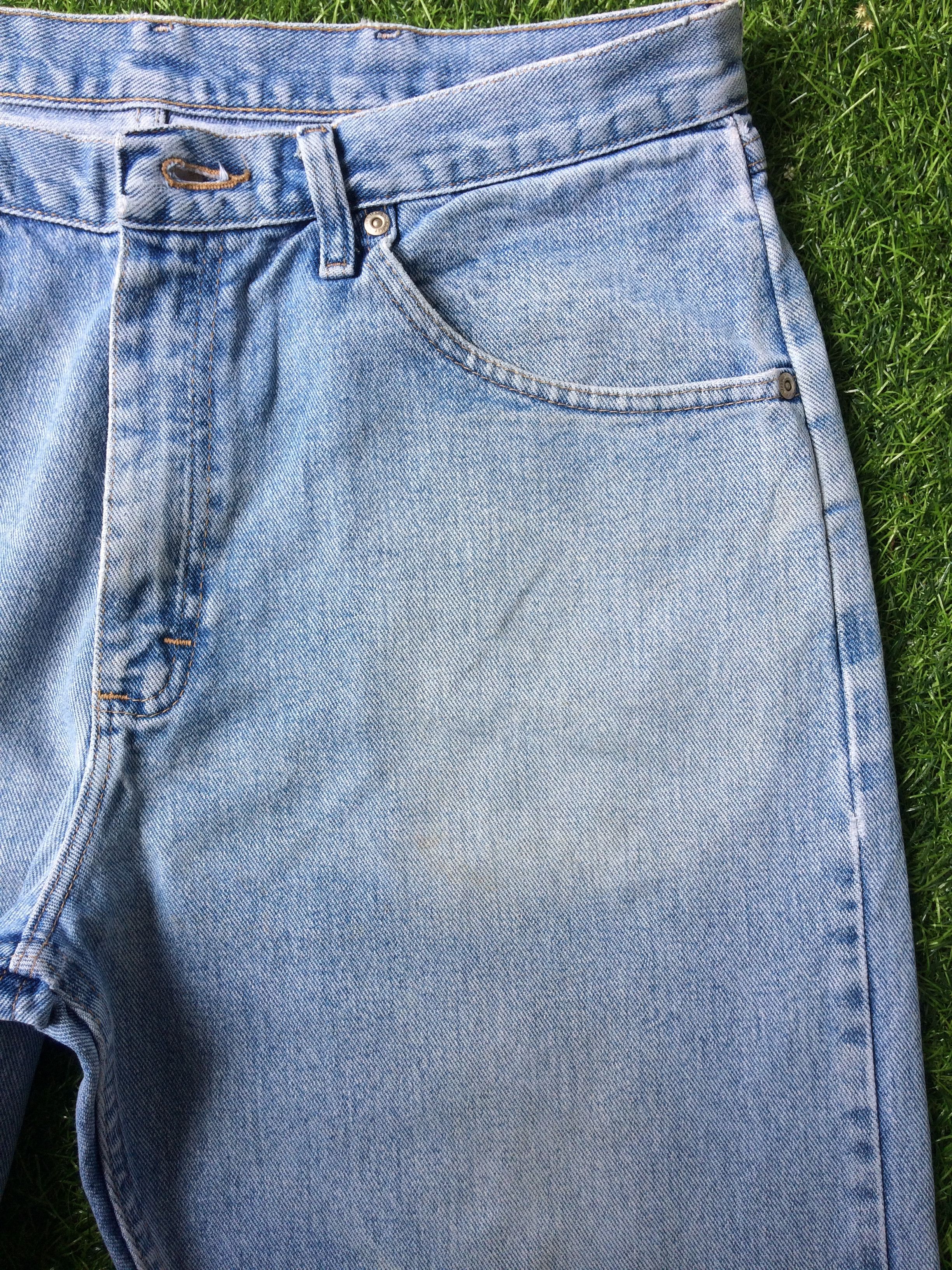 Vintage Vintage Light Wash Distressed Jeans #B-460 Size US 33 - 4 Thumbnail