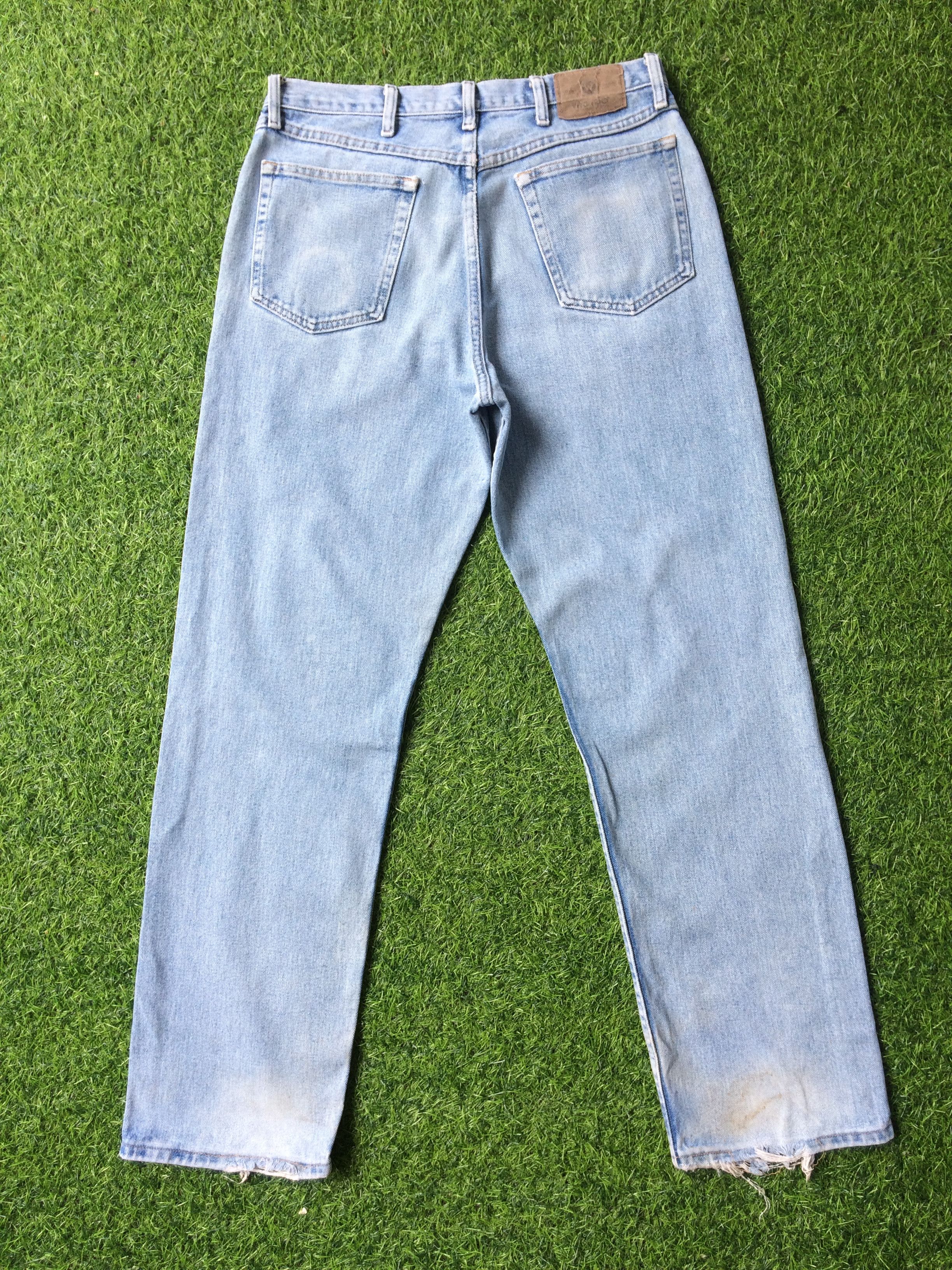 Vintage Vintage Light Wash Distressed Jeans #B-460 Size US 33 - 2 Thumbnail