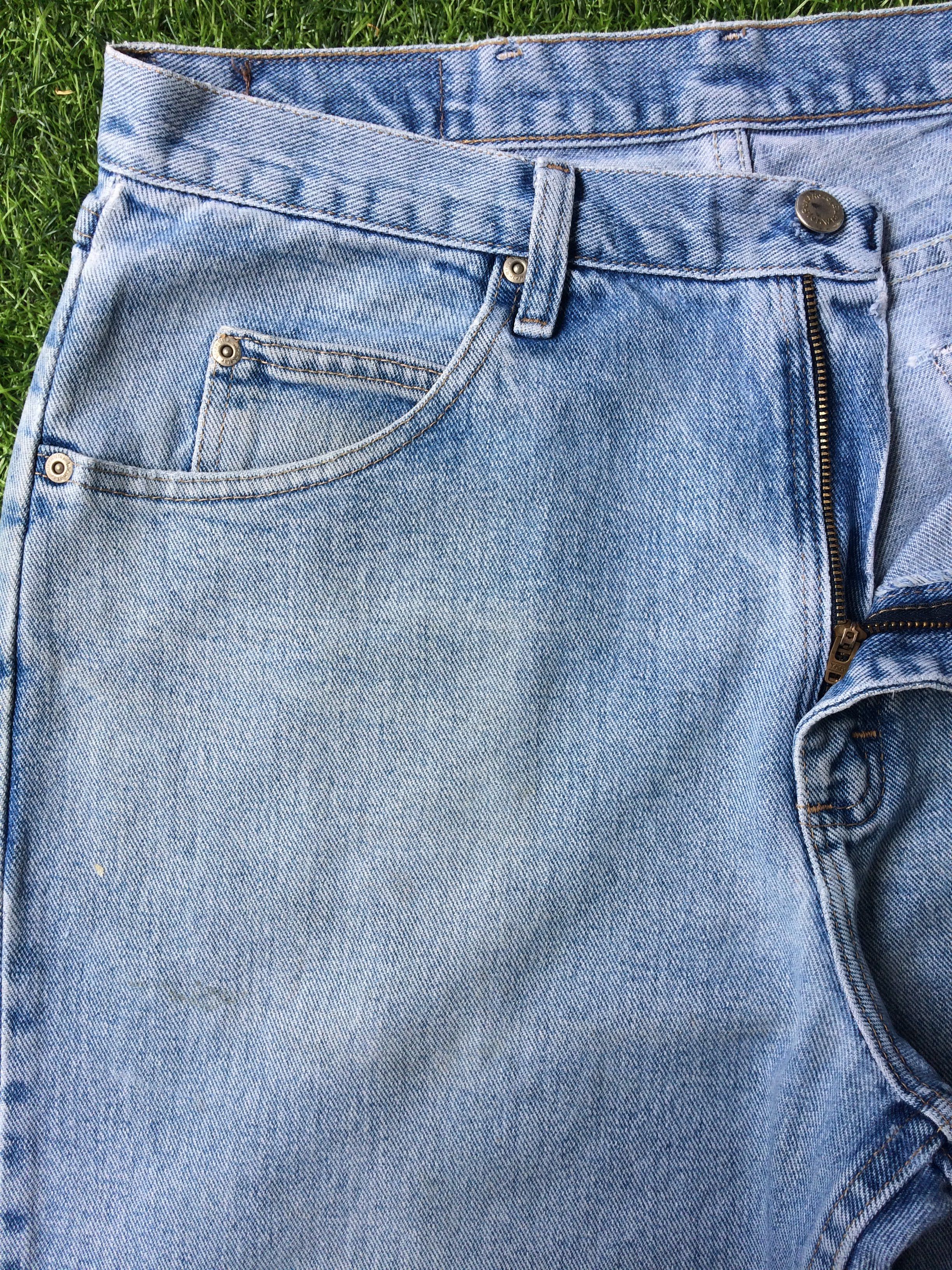 Vintage Vintage Light Wash Distressed Jeans #B-460 Size US 33 - 3 Thumbnail