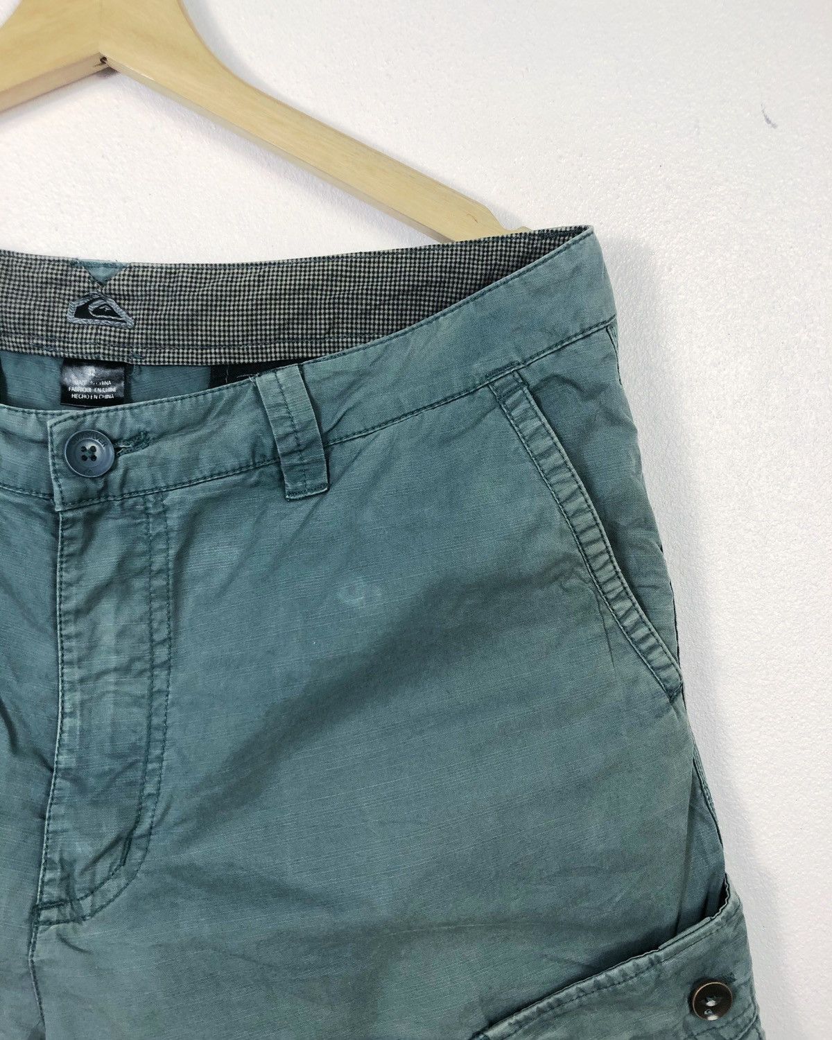 Quiksilver Rare Quiksilver Cargo Shorts Size US 32 / EU 48 - 2 Thumbnail