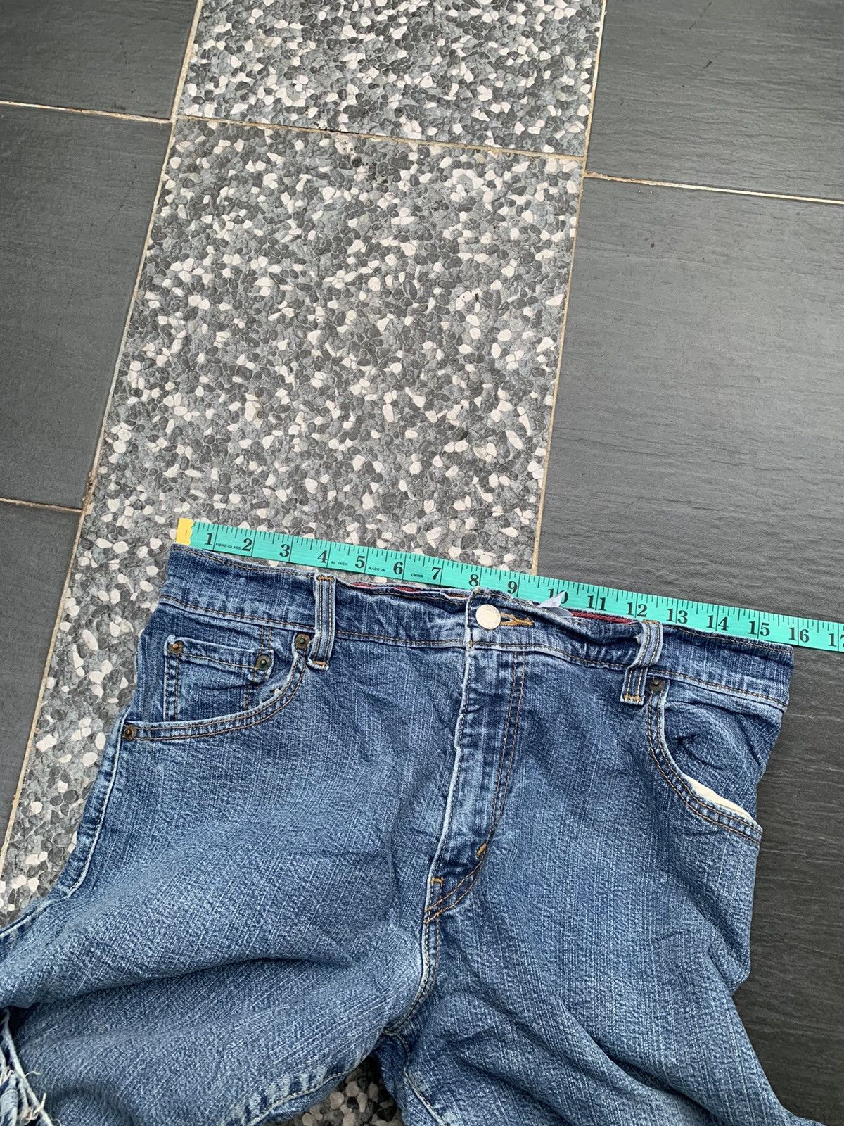 Levi's Vintage Flare levis 550 Faded Wash Denim Size US 31 - 13 Thumbnail