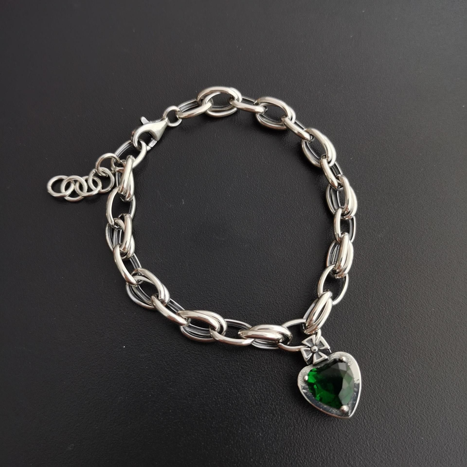 Jewelry Romantic Love Heart Natural Green Crystal Bracelet Size ONE SIZE - 1 Thumbnail