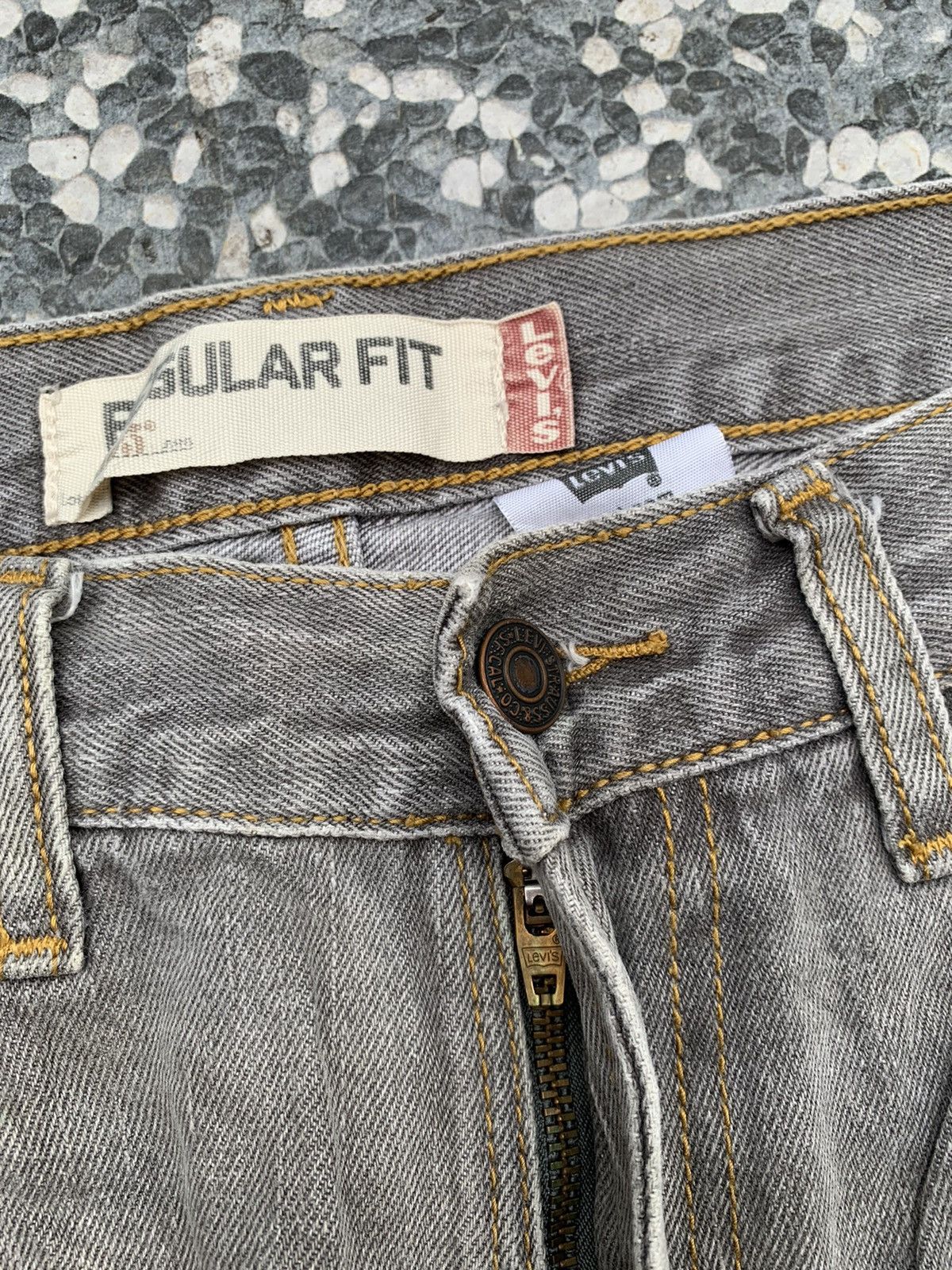 Levi's Vintage Levis 505 Distressed Denim Size US 32 / EU 48 - 3 Thumbnail