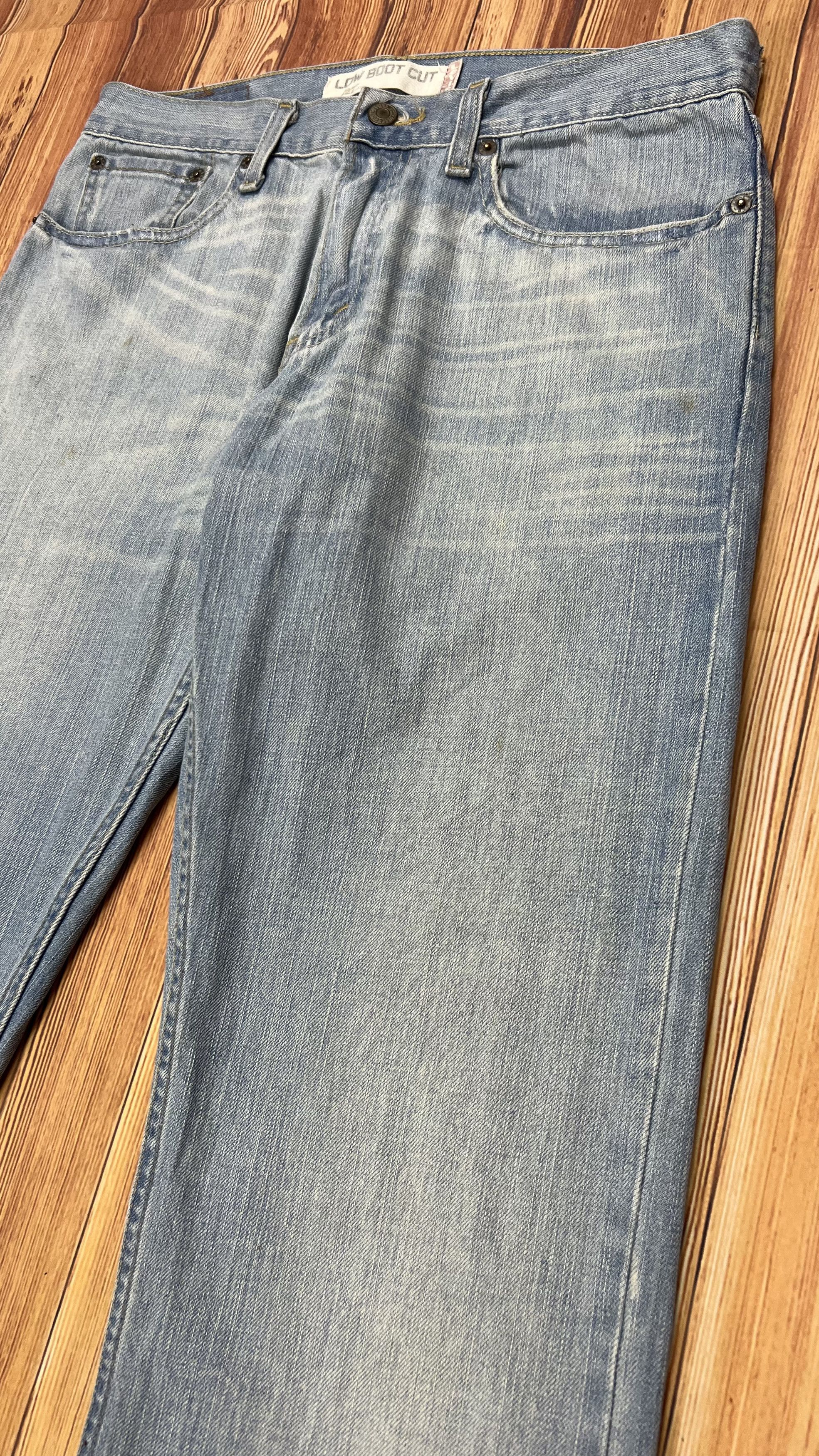 image of Levis 527 Jeans Bootcut Bell Bottoms in Blue, Men's (Size 32)