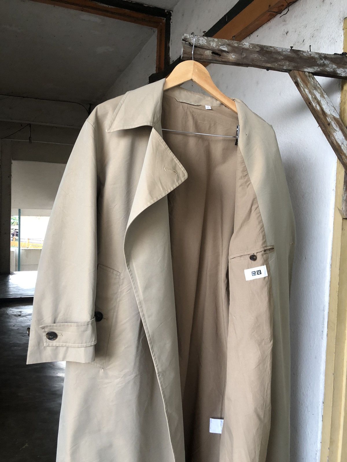 Lemaire × Uniqlo Uniqlo U Oversized Trench Coat Beige Tan Brown Lemaire Size US S / EU 44-46 / 1 - 5 Thumbnail