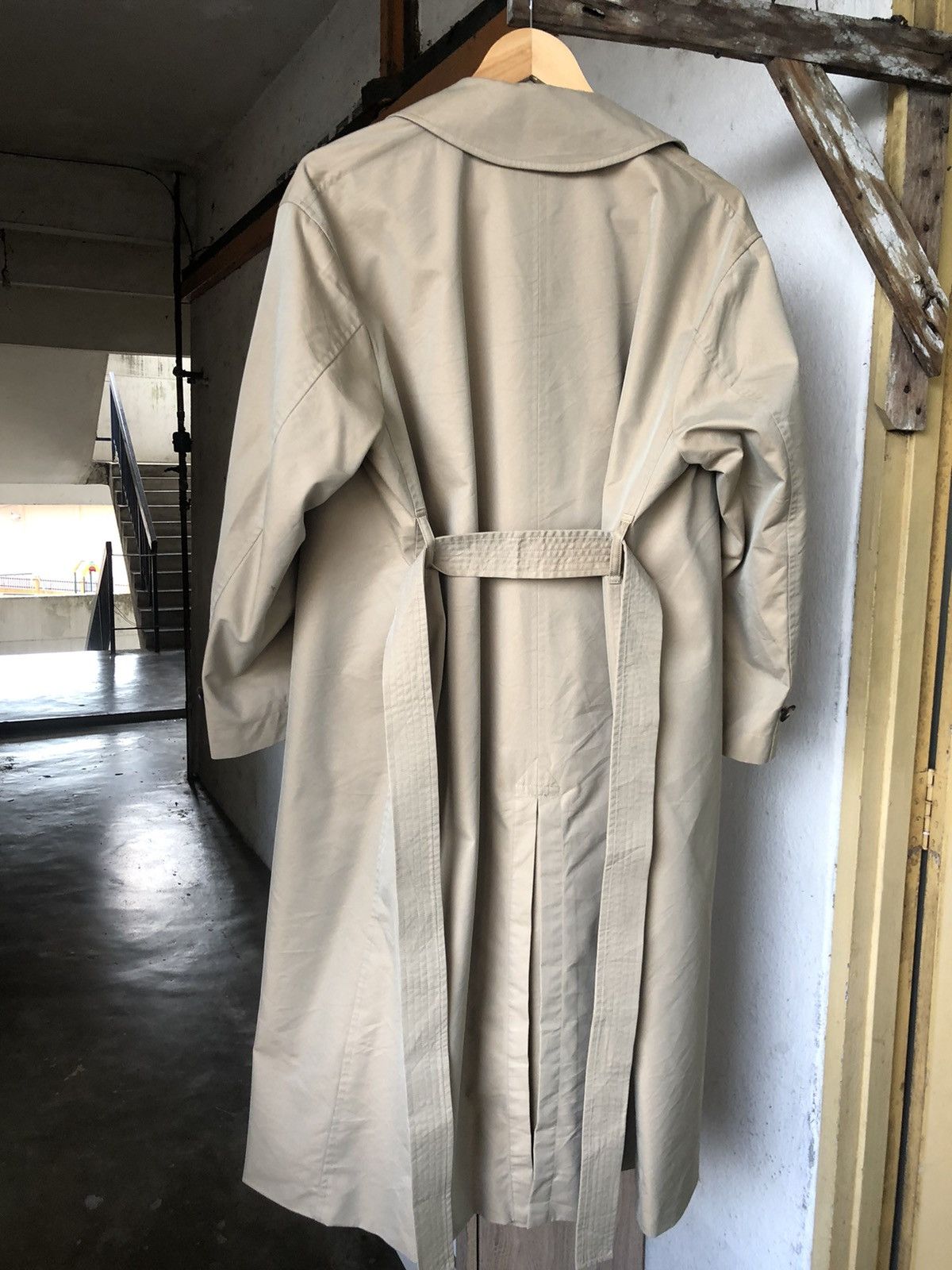 Lemaire × Uniqlo Uniqlo U Oversized Trench Coat Beige Tan Brown Lemaire Size US S / EU 44-46 / 1 - 19 Thumbnail