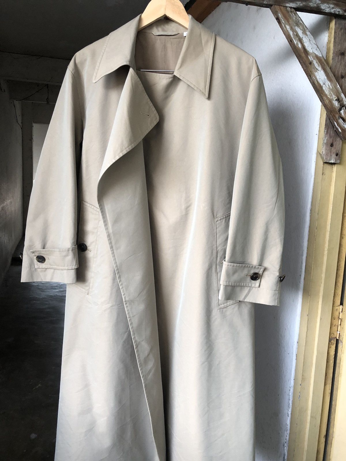 Lemaire × Uniqlo Uniqlo U Oversized Trench Coat Beige Tan Brown Lemaire Size US S / EU 44-46 / 1 - 8 Thumbnail