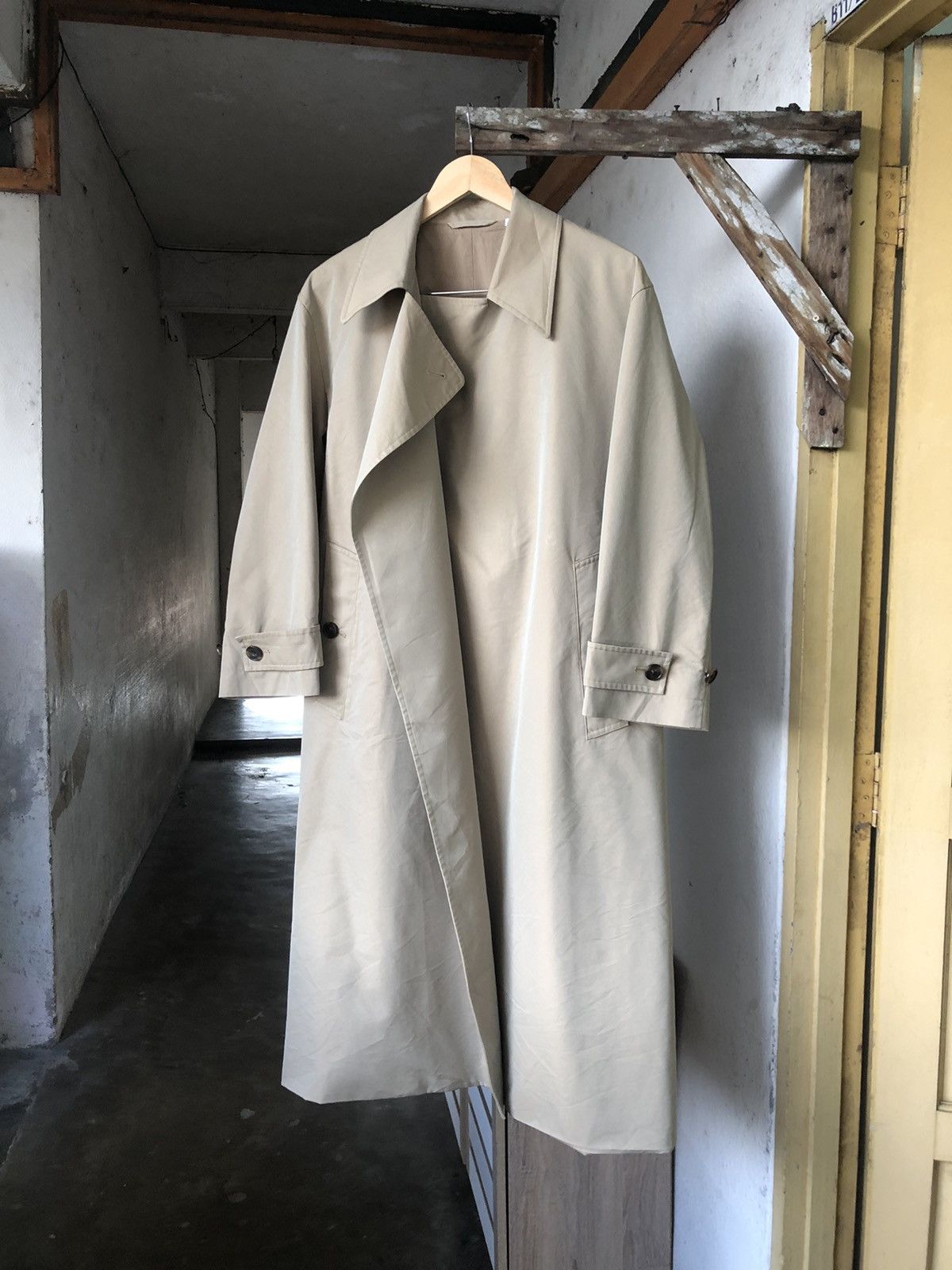 Lemaire × Uniqlo Uniqlo U Oversized Trench Coat Beige Tan Brown Lemaire Size US S / EU 44-46 / 1 - 4 Thumbnail
