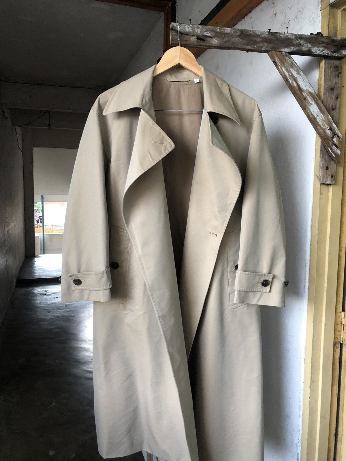 Lemaire × Uniqlo Uniqlo U Oversized Trench Coat Beige Tan Brown Lemaire Size US S / EU 44-46 / 1 - 18 Thumbnail