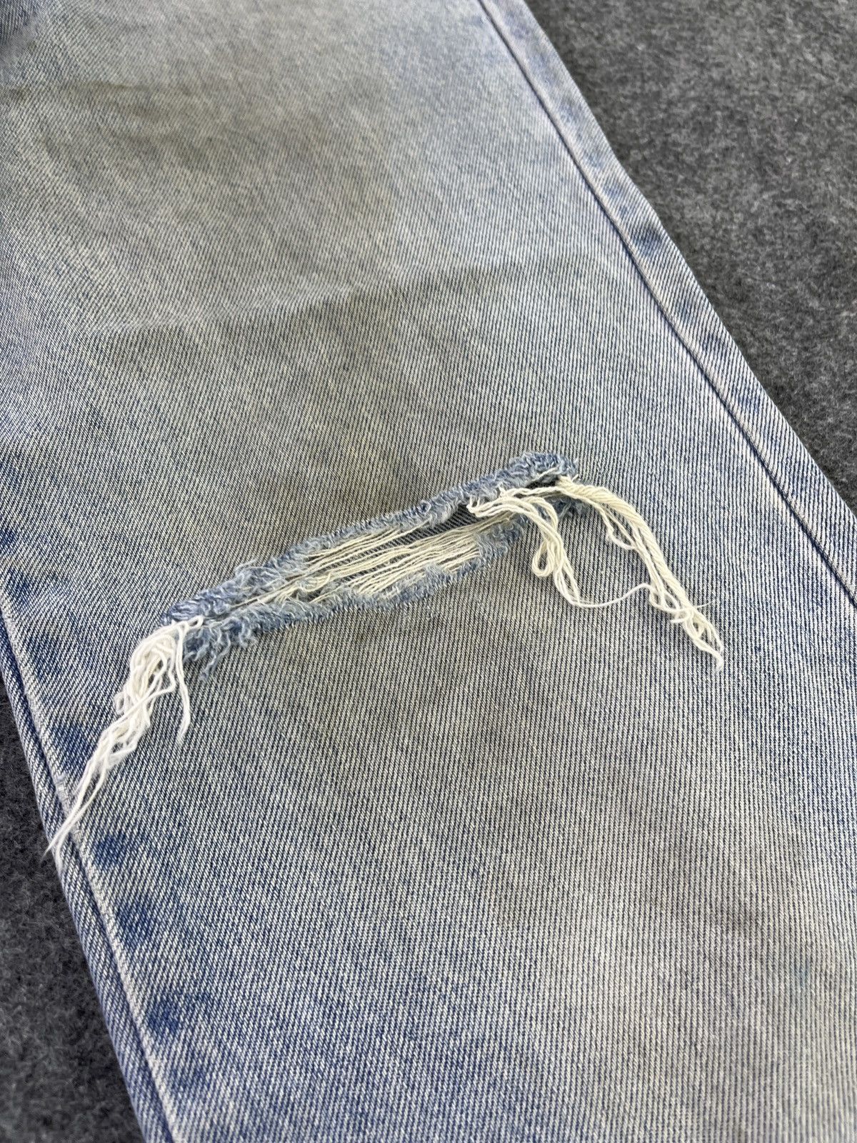 Japanese Brand Japanese Brand High Waisted Denim Distressed Jeans - J952 Size US 27 - 6 Thumbnail